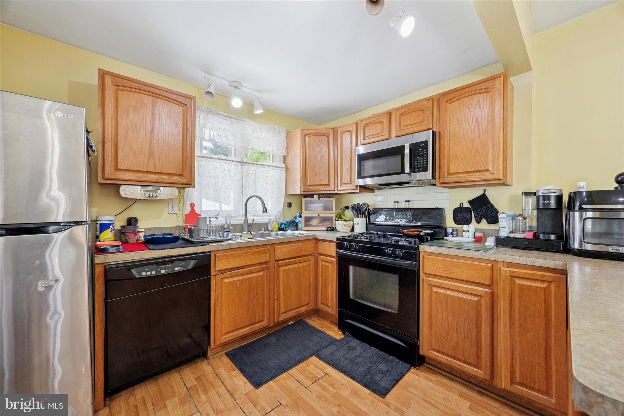 17 W MAGNOLIA AVENUE