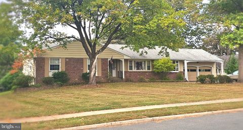 Photo of 4 Westwood Drive, EWING, NJ 08628 (MLS # NJME2067164)