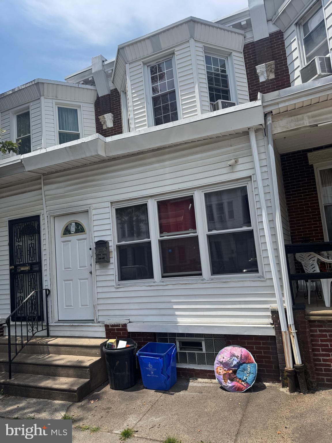Nice 3 bedroom home with lots of space enclosed porch, living room and dining room and kitchen into a large yard in the back, upstairs has 3 bedroom and a bathroom. Downstairs has 1 extra bedroom and a full bathroom will not last long make appointment..