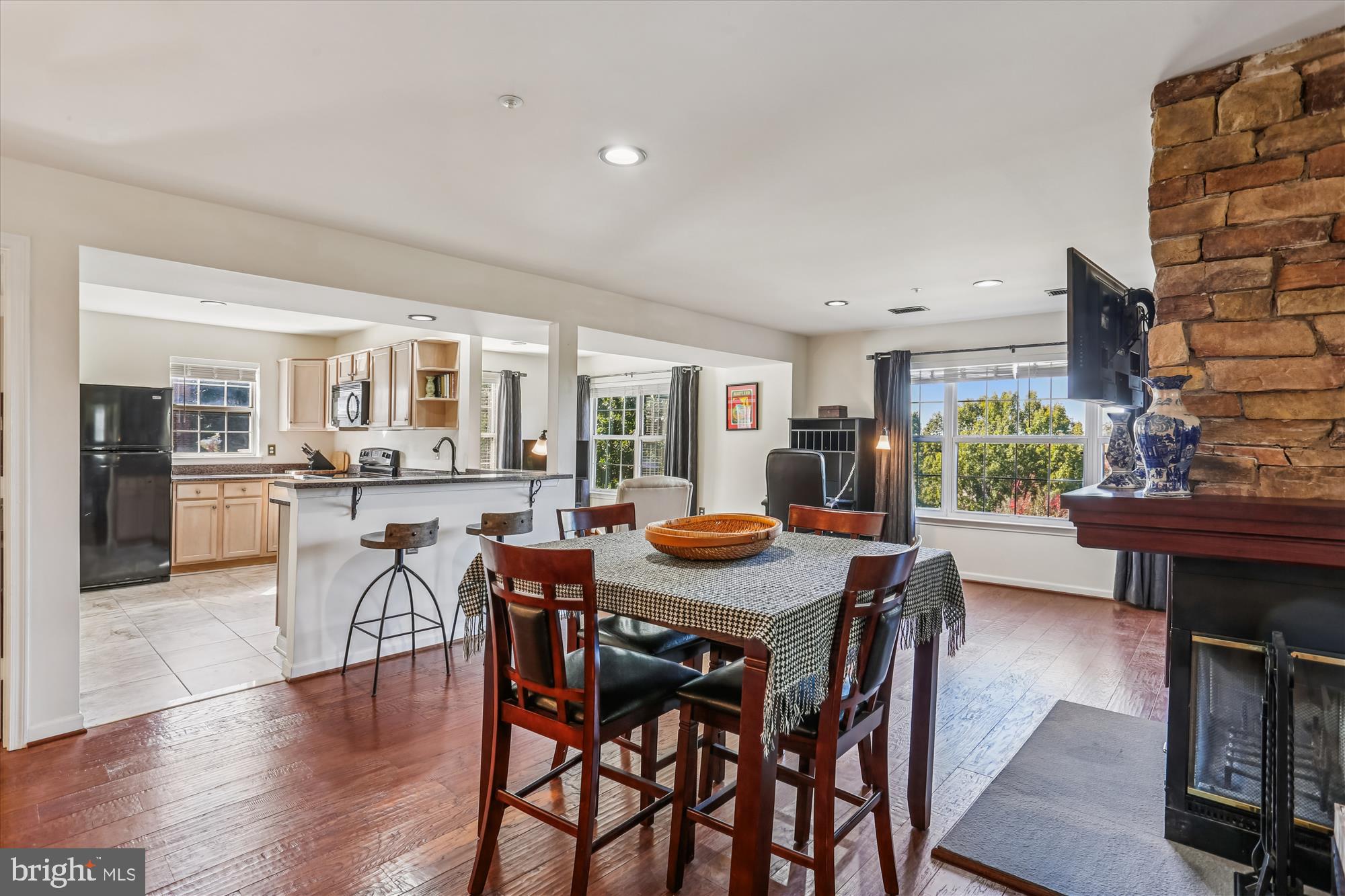 302 RIDGEPOINT PLACE 16