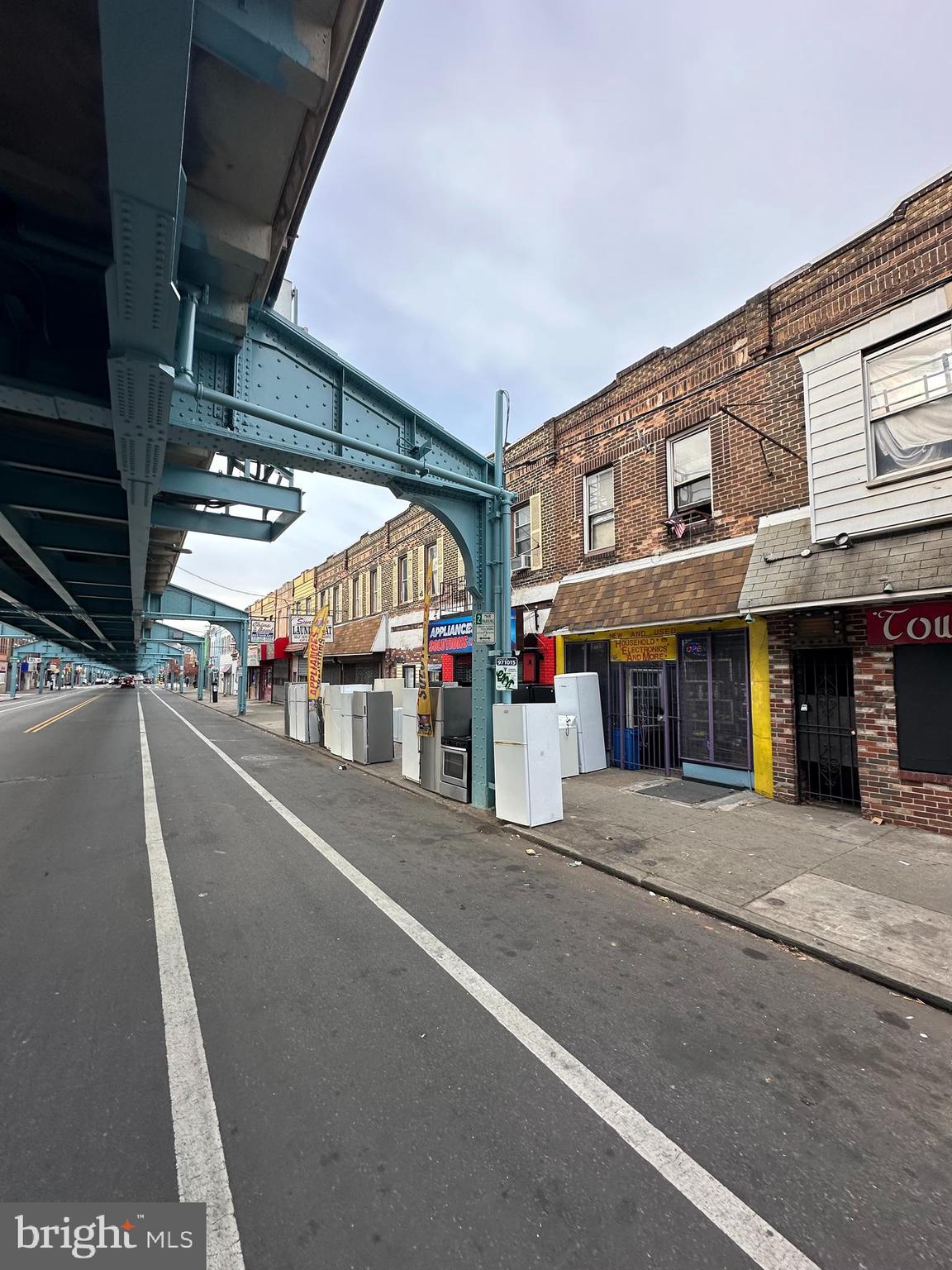 KENSINGTON - Commercial Sale