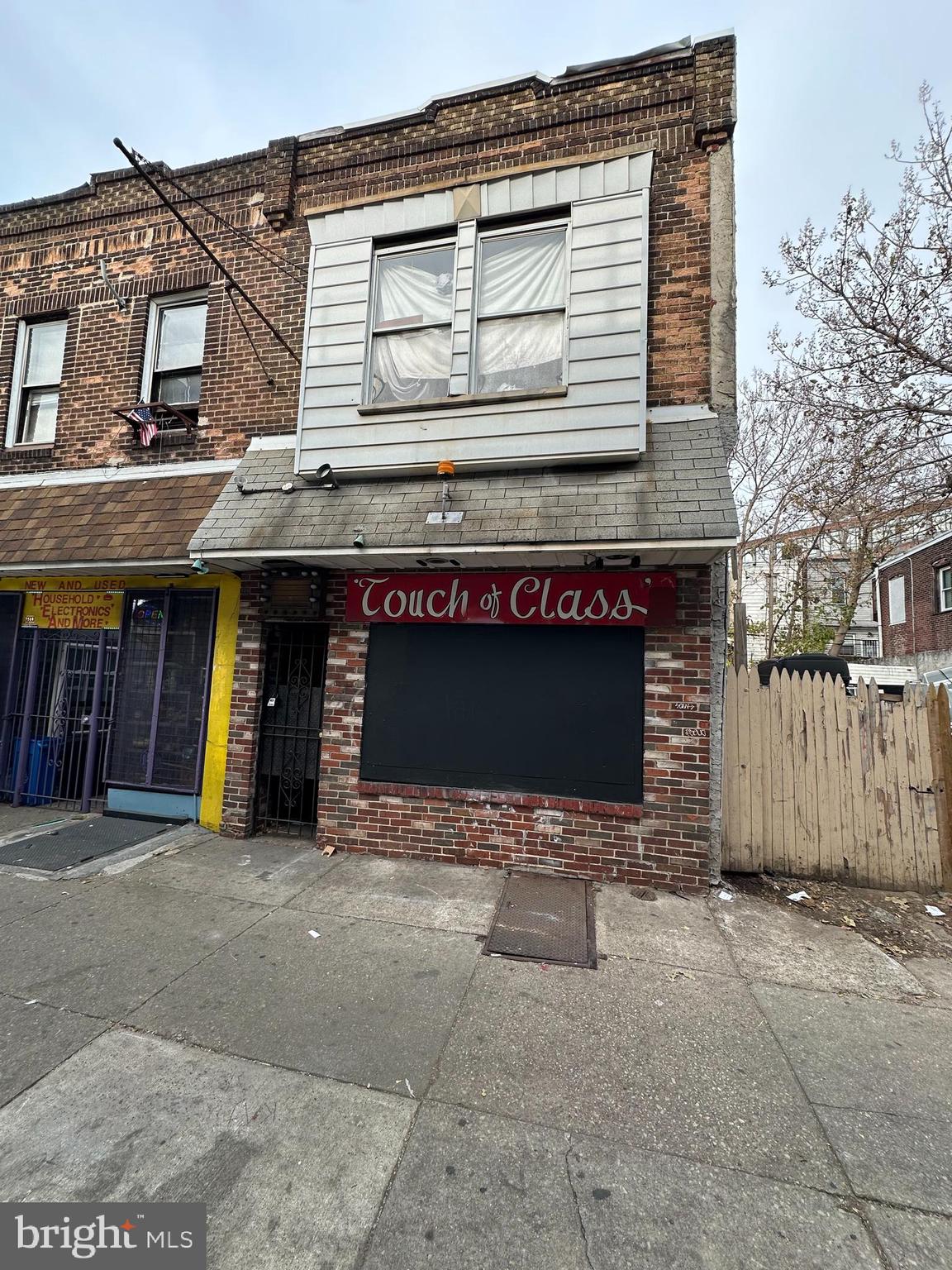 KENSINGTON - Commercial Sale