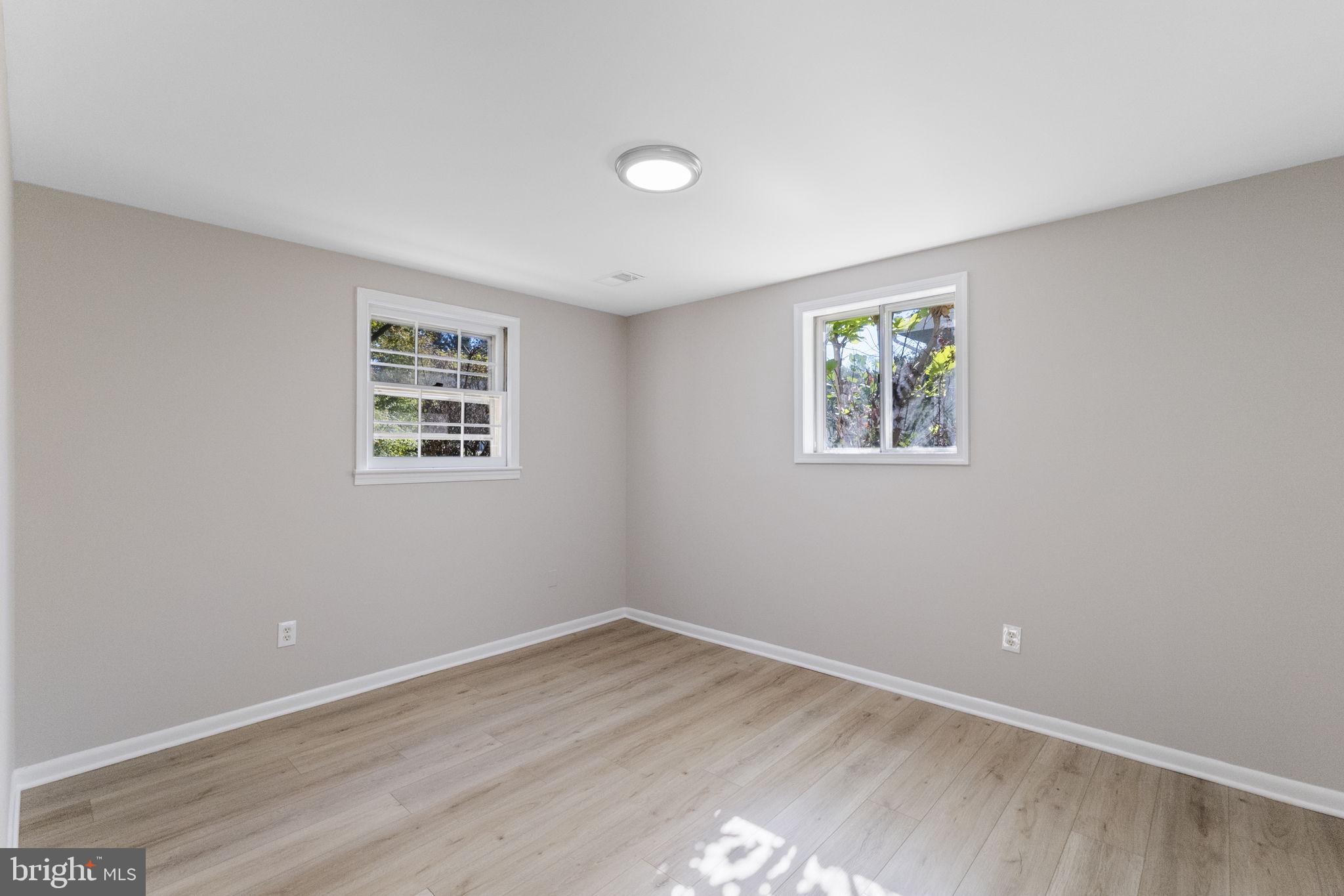 GLENORA HILLS - Residential