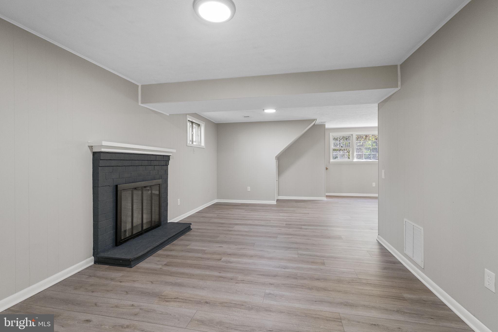 GLENORA HILLS - Residential