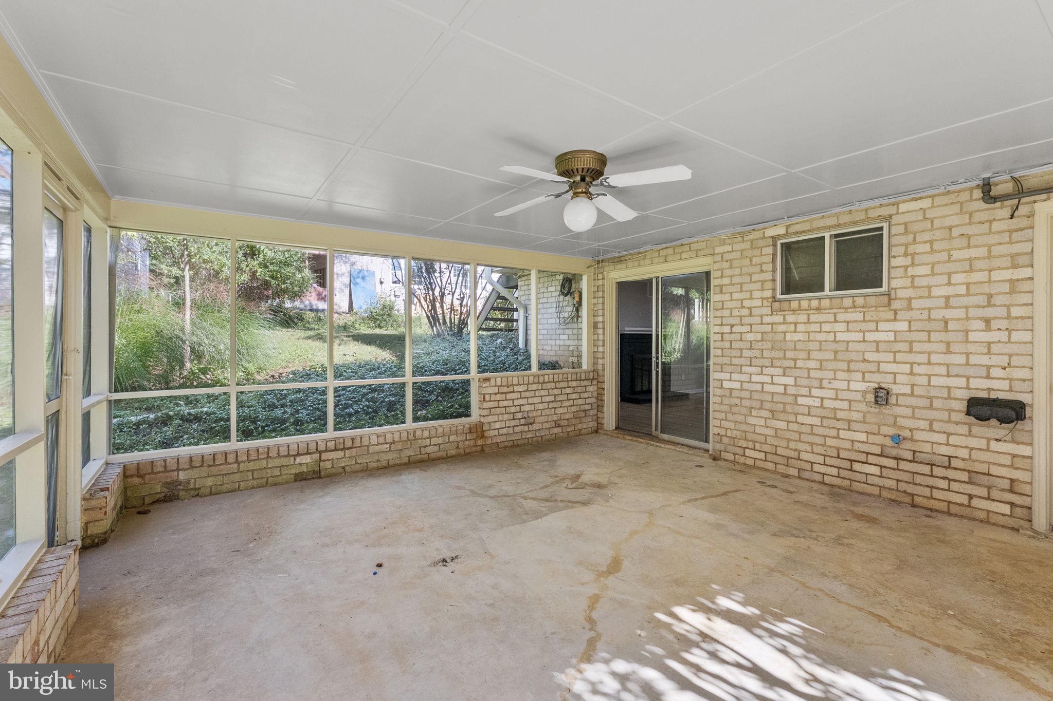 GLENORA HILLS - Residential