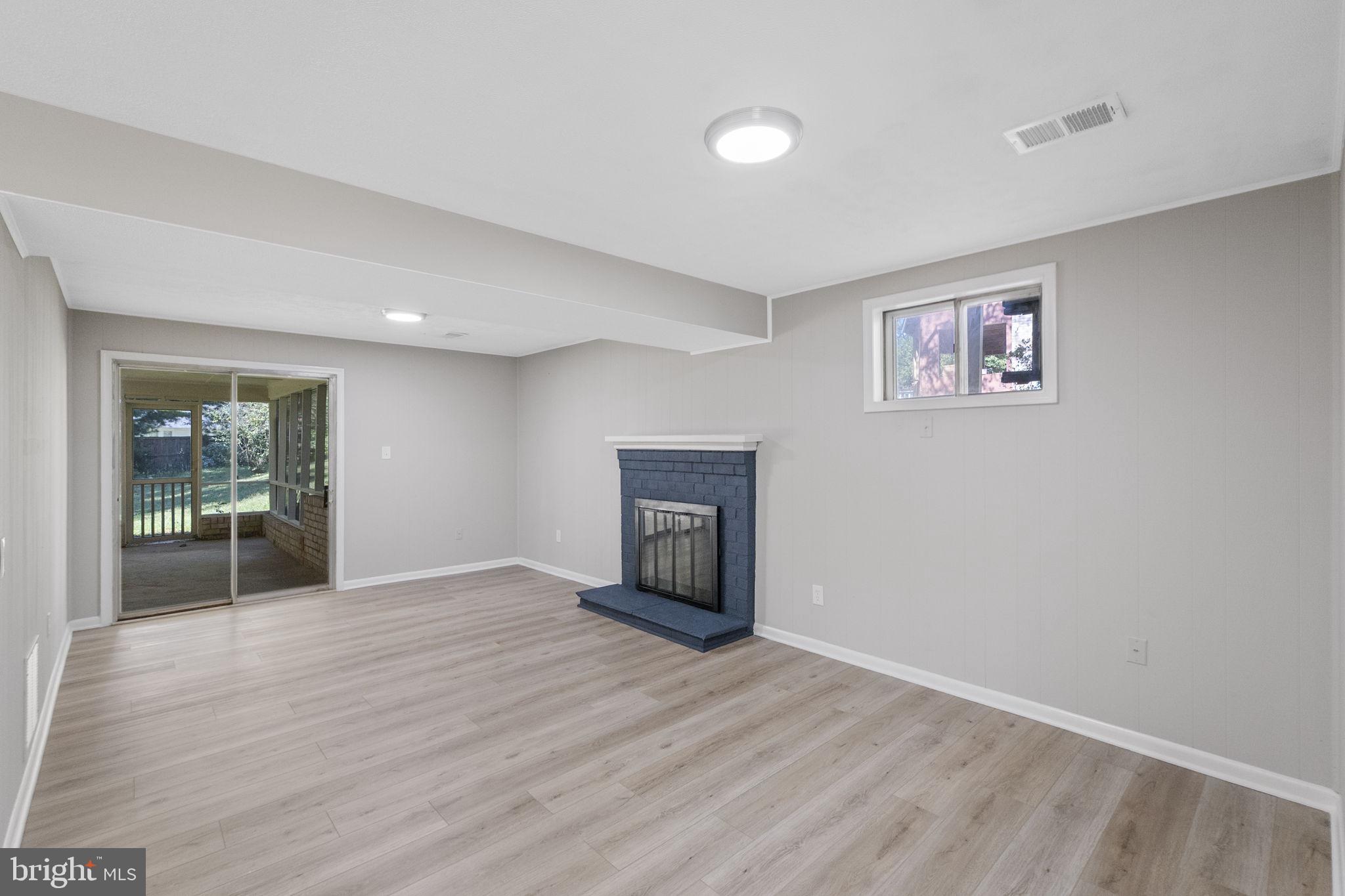 GLENORA HILLS - Residential