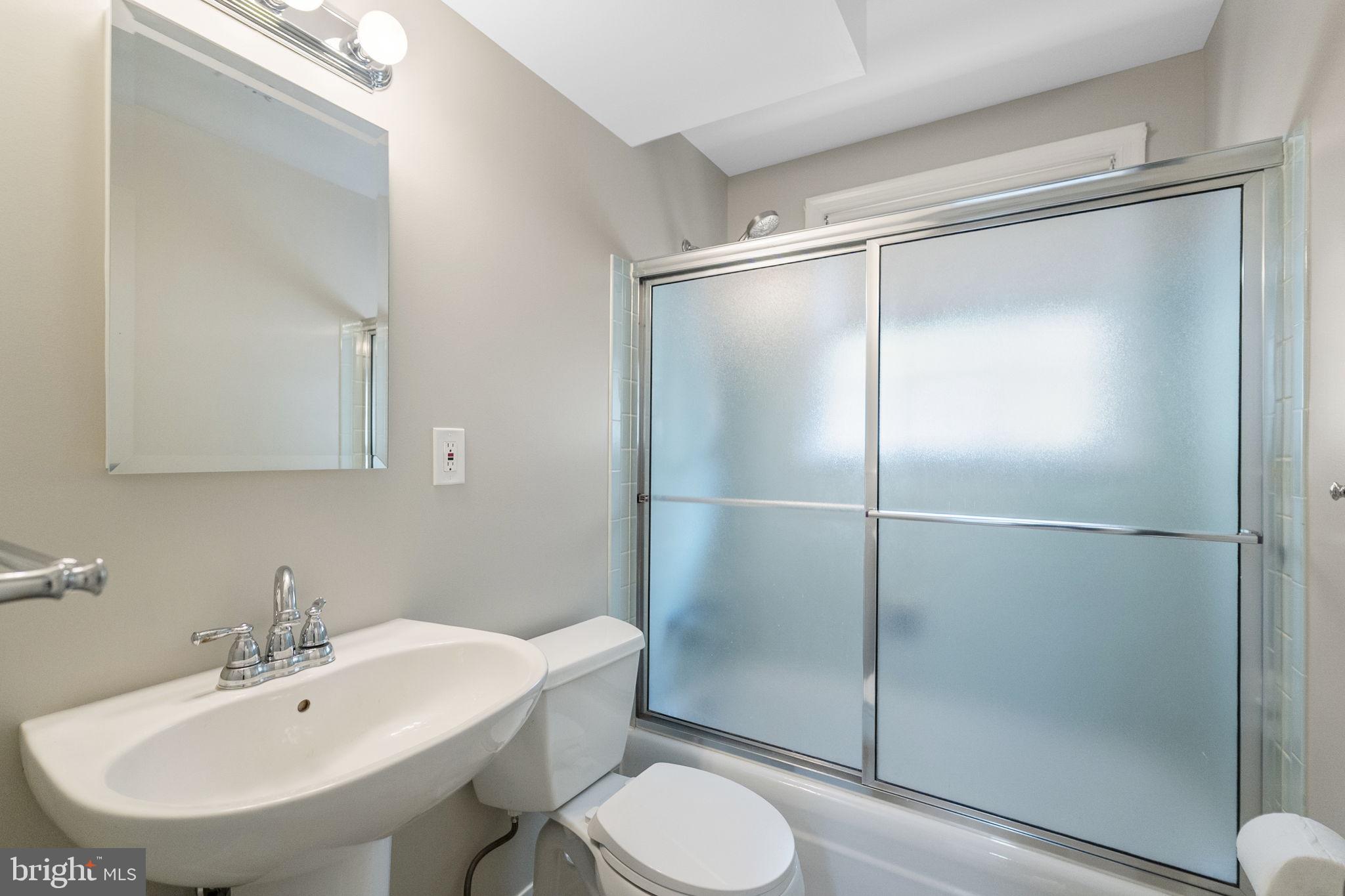 GLENORA HILLS - Residential