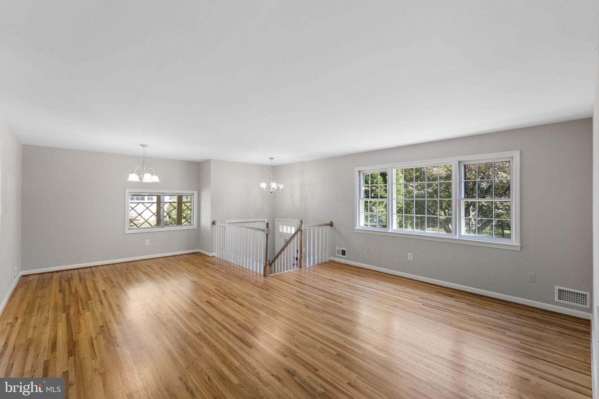 GLENORA HILLS - Residential