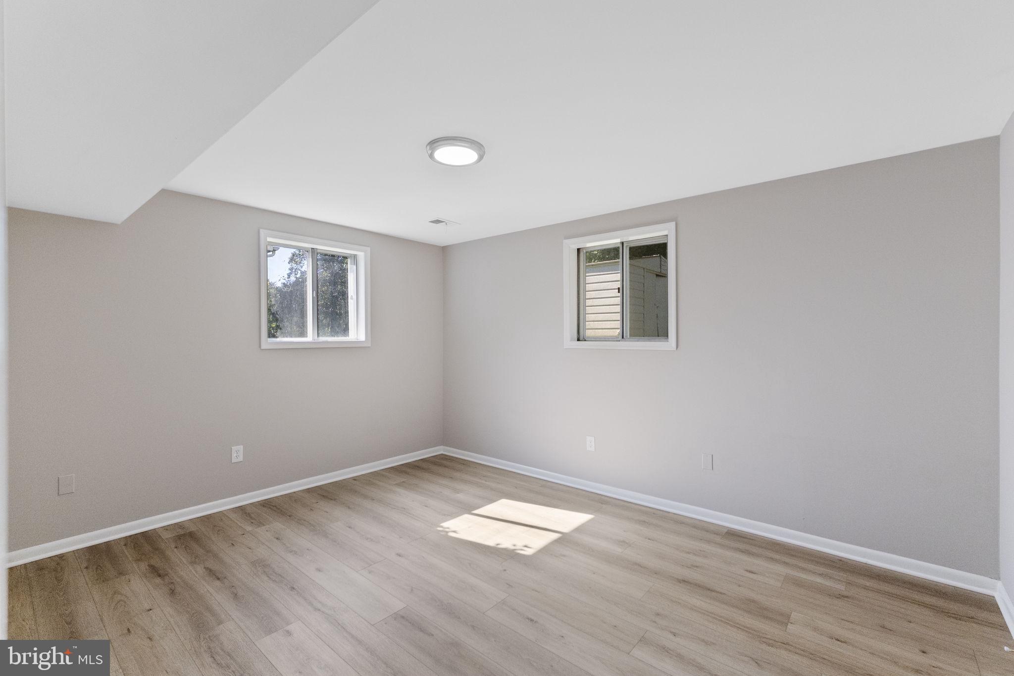 GLENORA HILLS - Residential