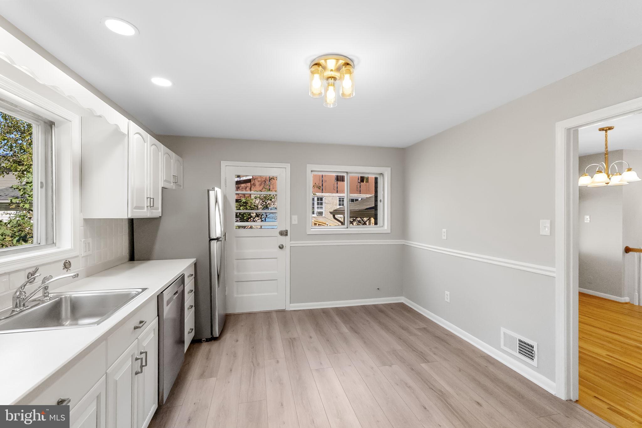 GLENORA HILLS - Residential