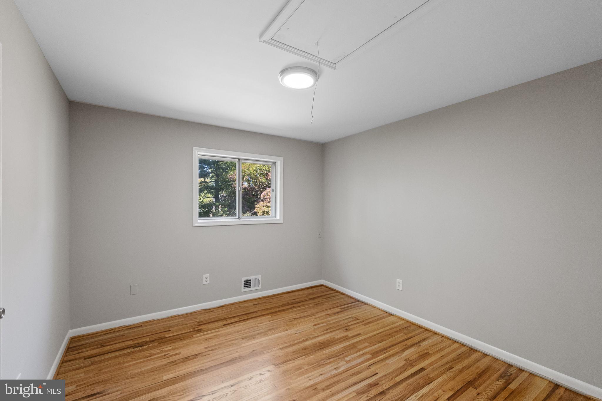 GLENORA HILLS - Residential