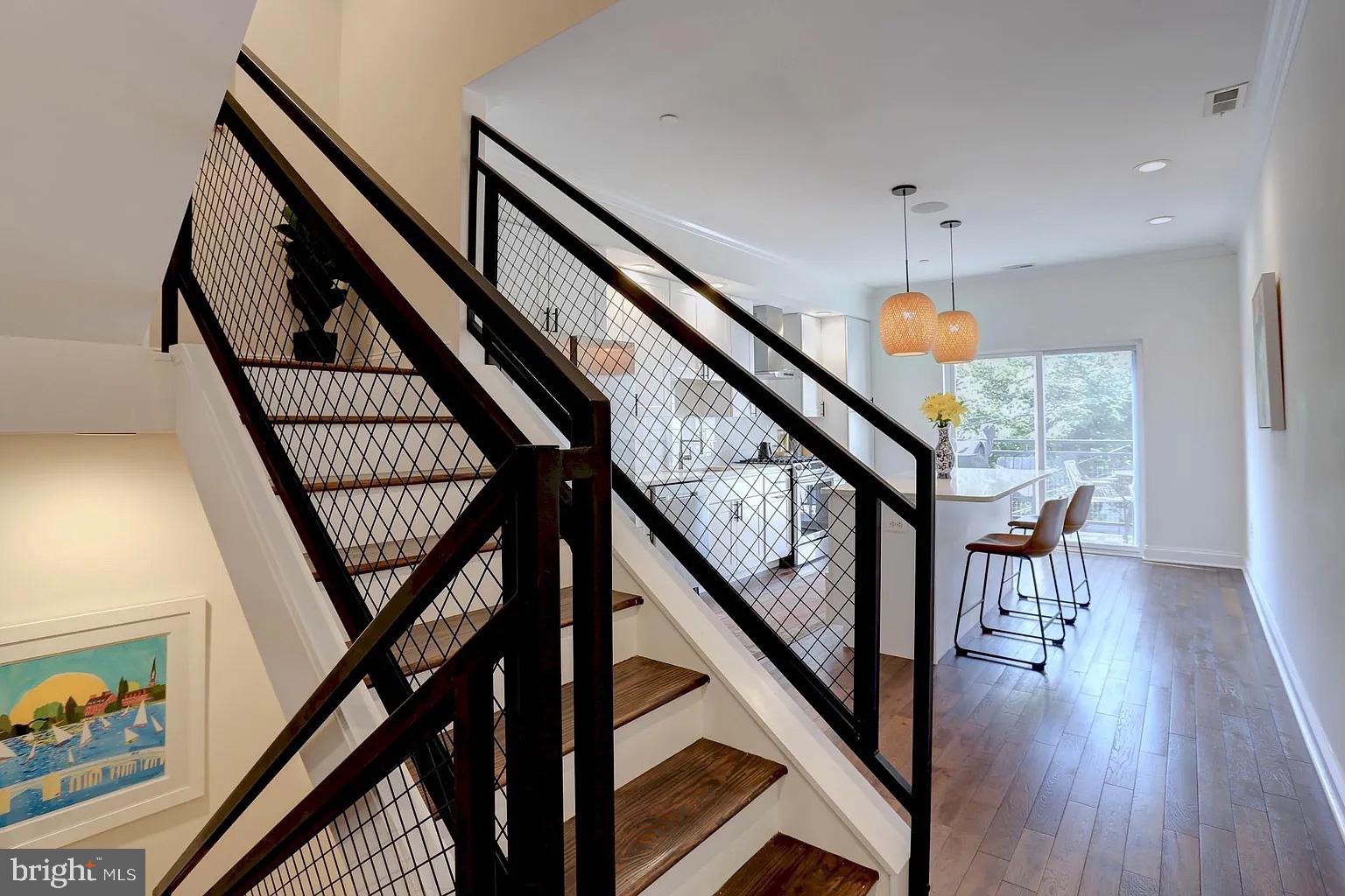 107 W ROPEWALK LANE