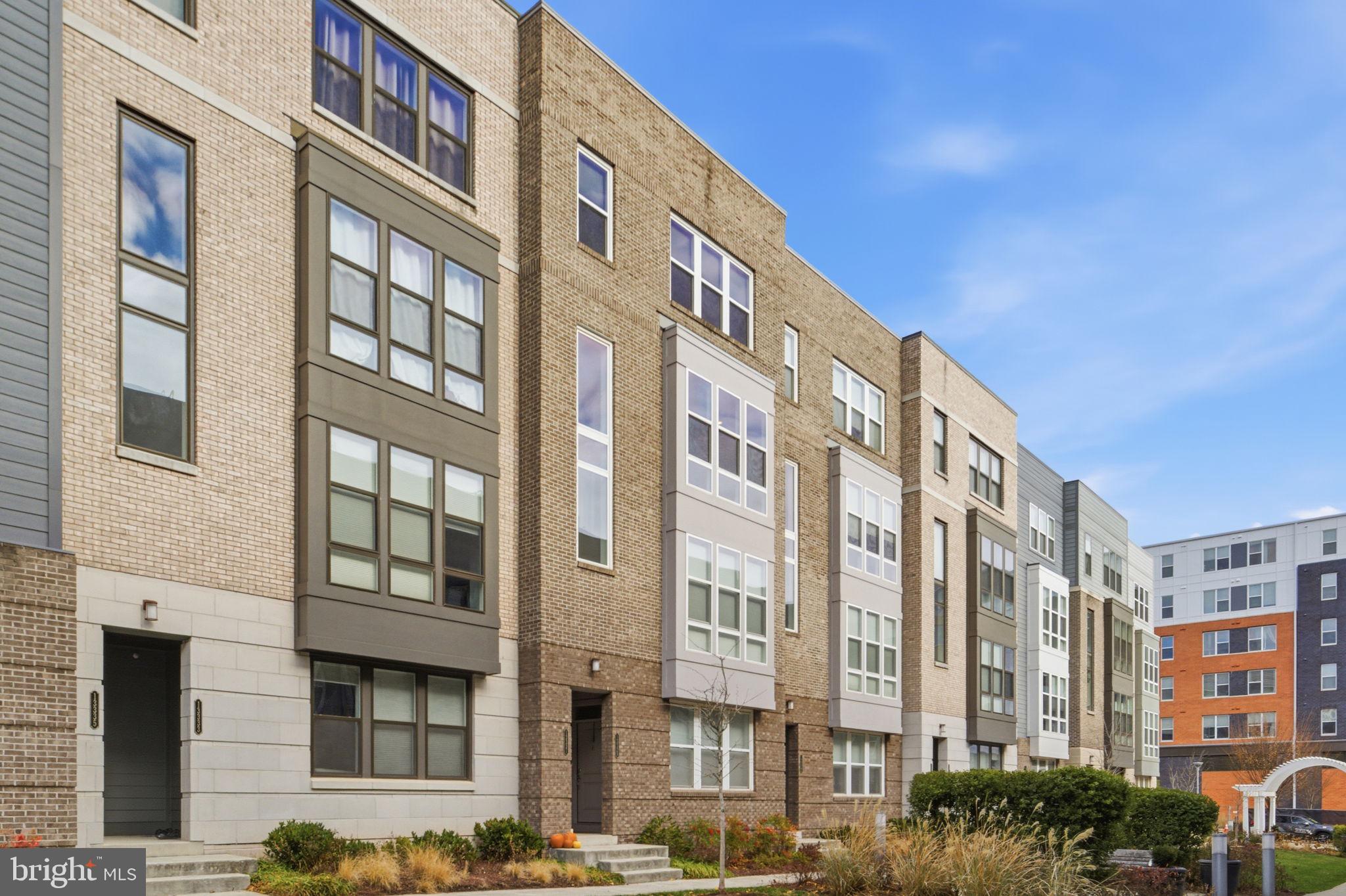 METROPARK AT ARROWBROOK - Residential Lease