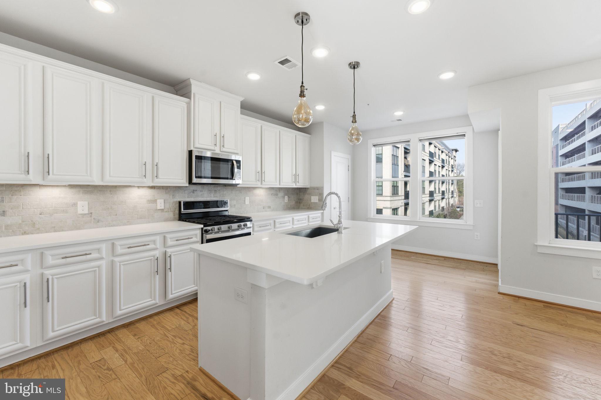 METROPARK AT ARROWBROOK - Residential Lease