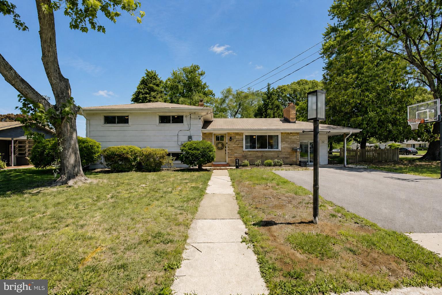 516 WHITE OAK DRIVE