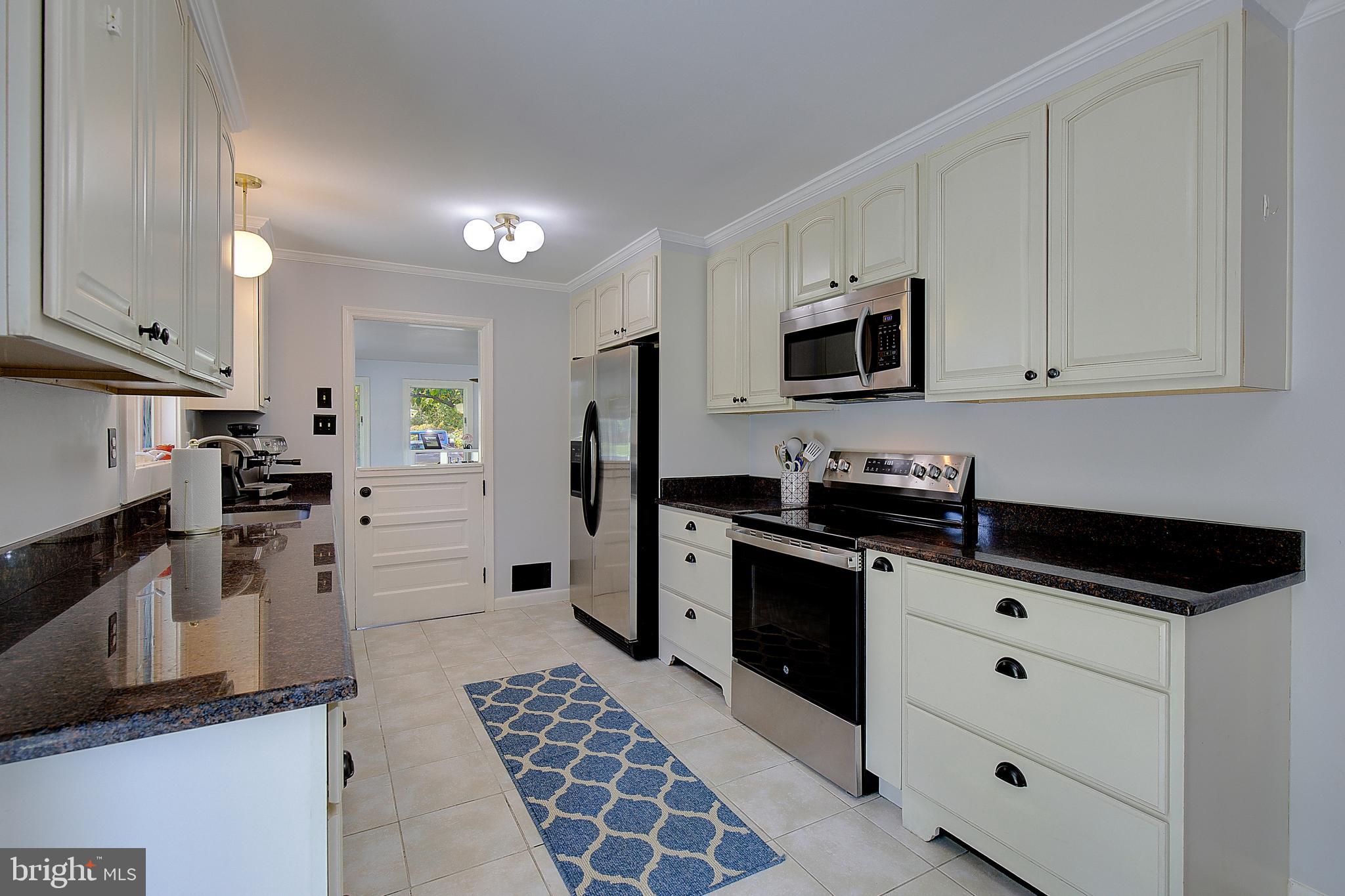 516 WHITE OAK DRIVE