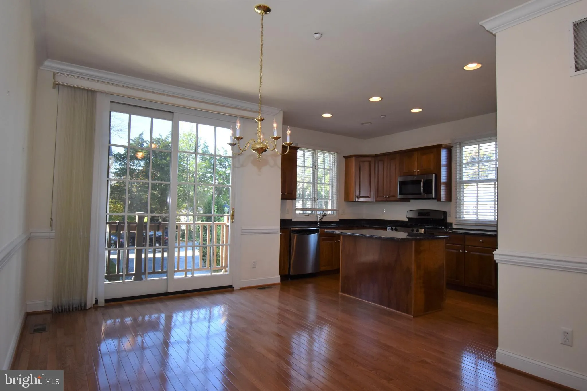 Haddonfield, New Jersey 08033, United States, 3 Bedrooms Bedrooms, ,3 BathroomsBathrooms,Residential,Pending,184048