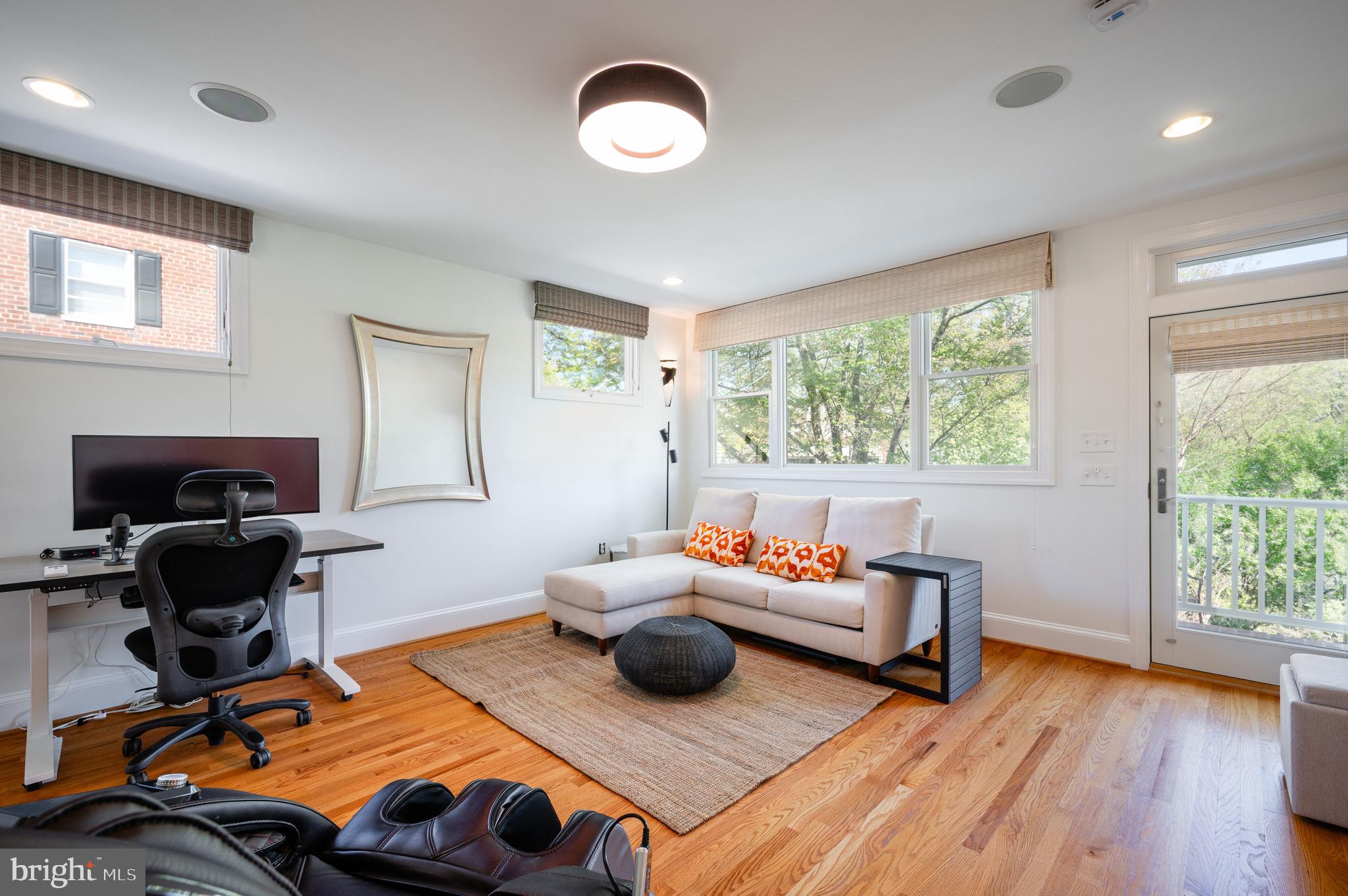 WARWICK VILLAGE - Residential