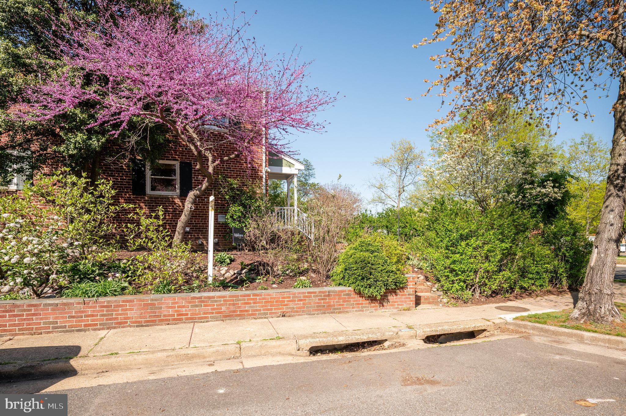 WARWICK VILLAGE - Residential