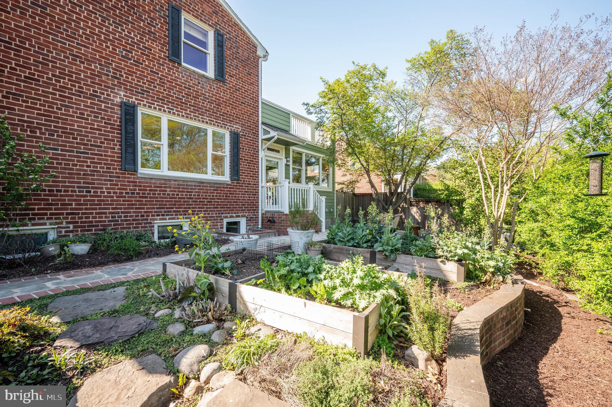 WARWICK VILLAGE - Residential