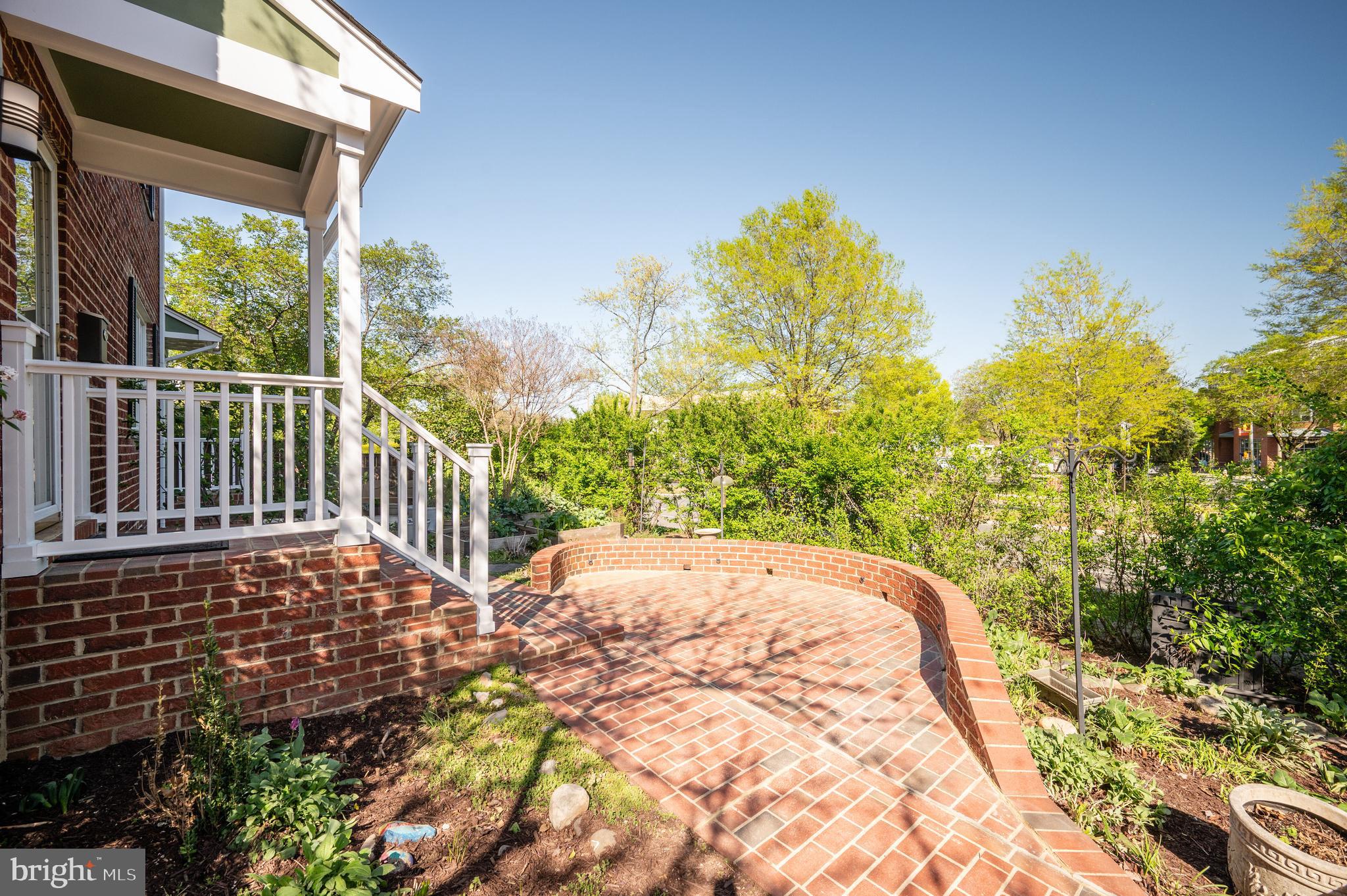 WARWICK VILLAGE - Residential