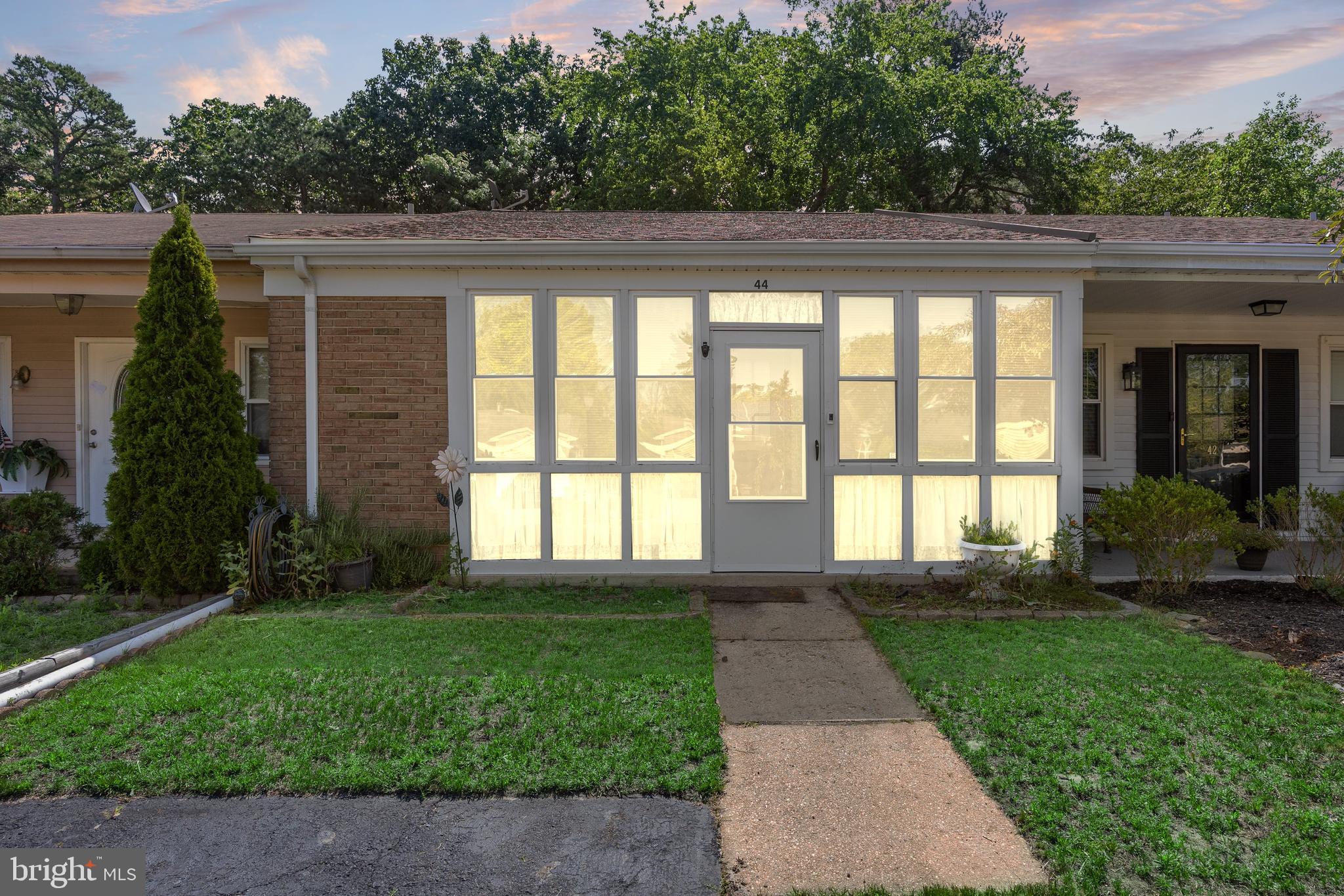 Photo 1 of 25 — 44 KINGSTON WAY, SOUTHAMPTON, NJ 08088