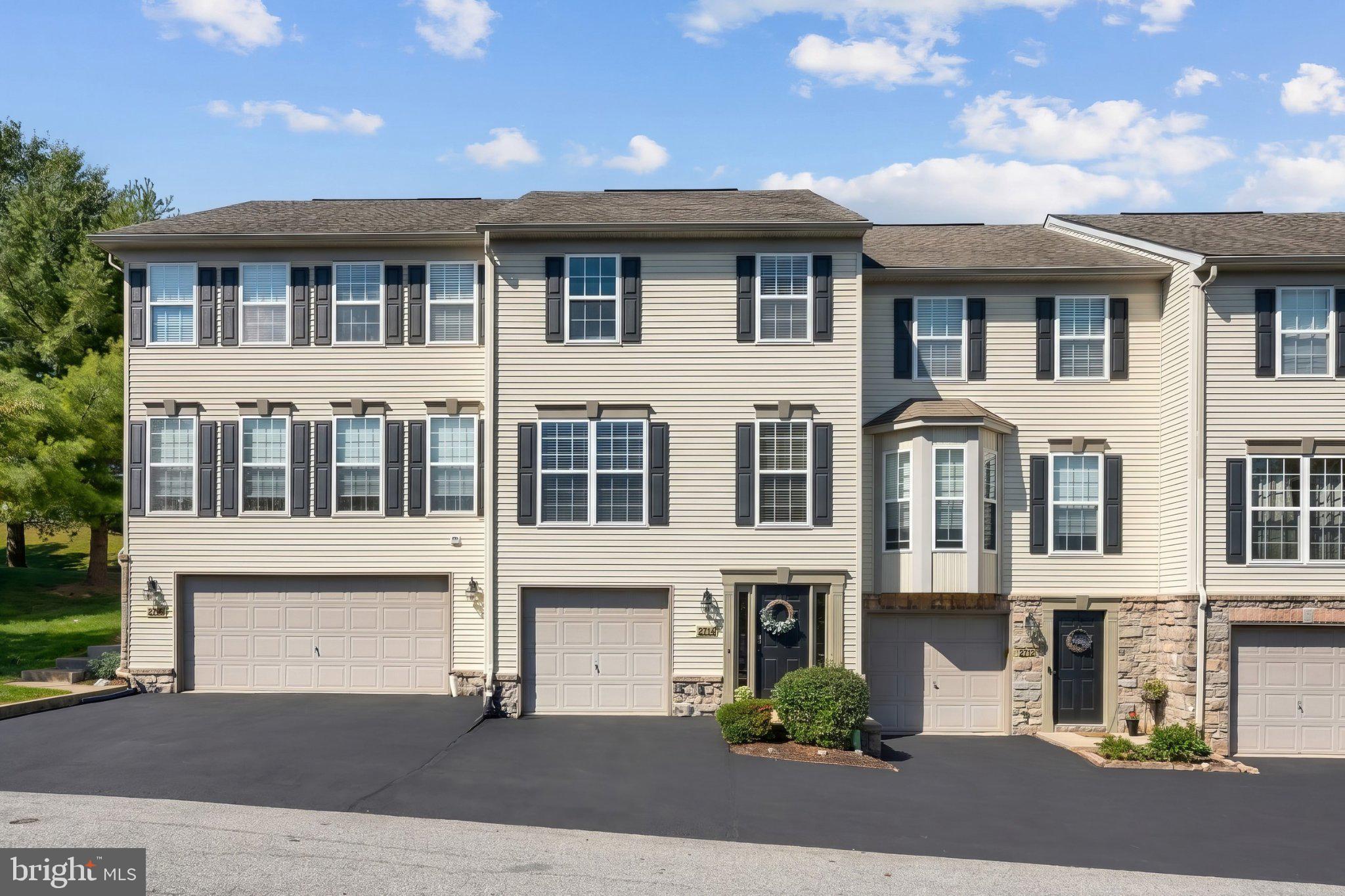 2714 HUNTERS CREST DRIVE 28