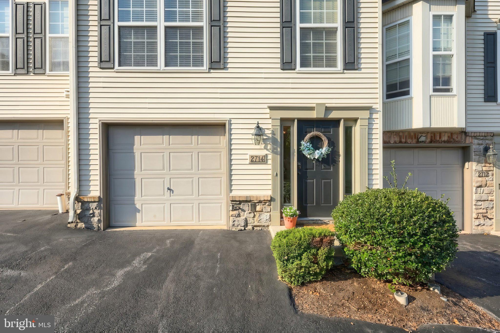 2714 HUNTERS CREST DRIVE 28