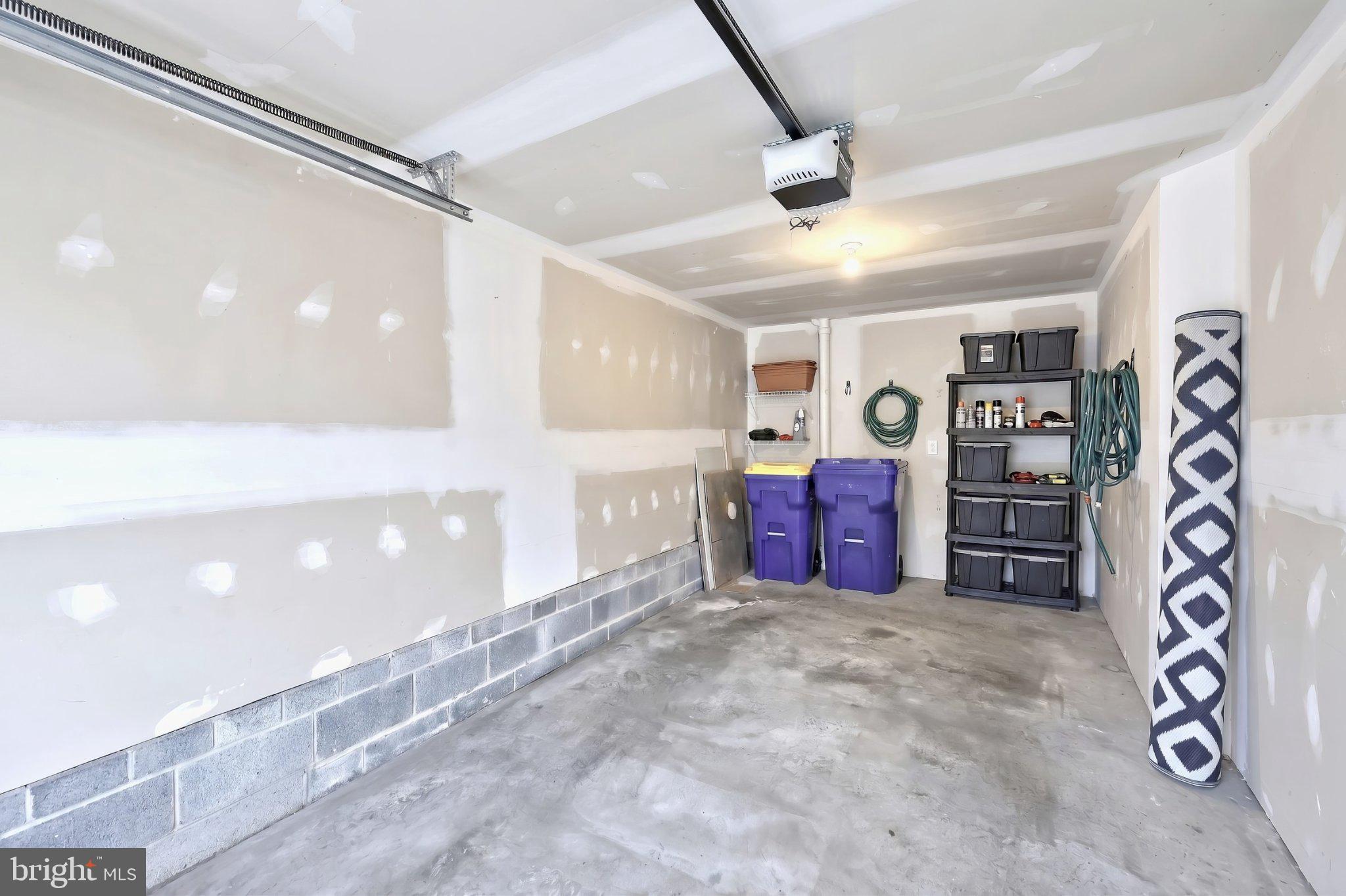 2714 HUNTERS CREST DRIVE 28