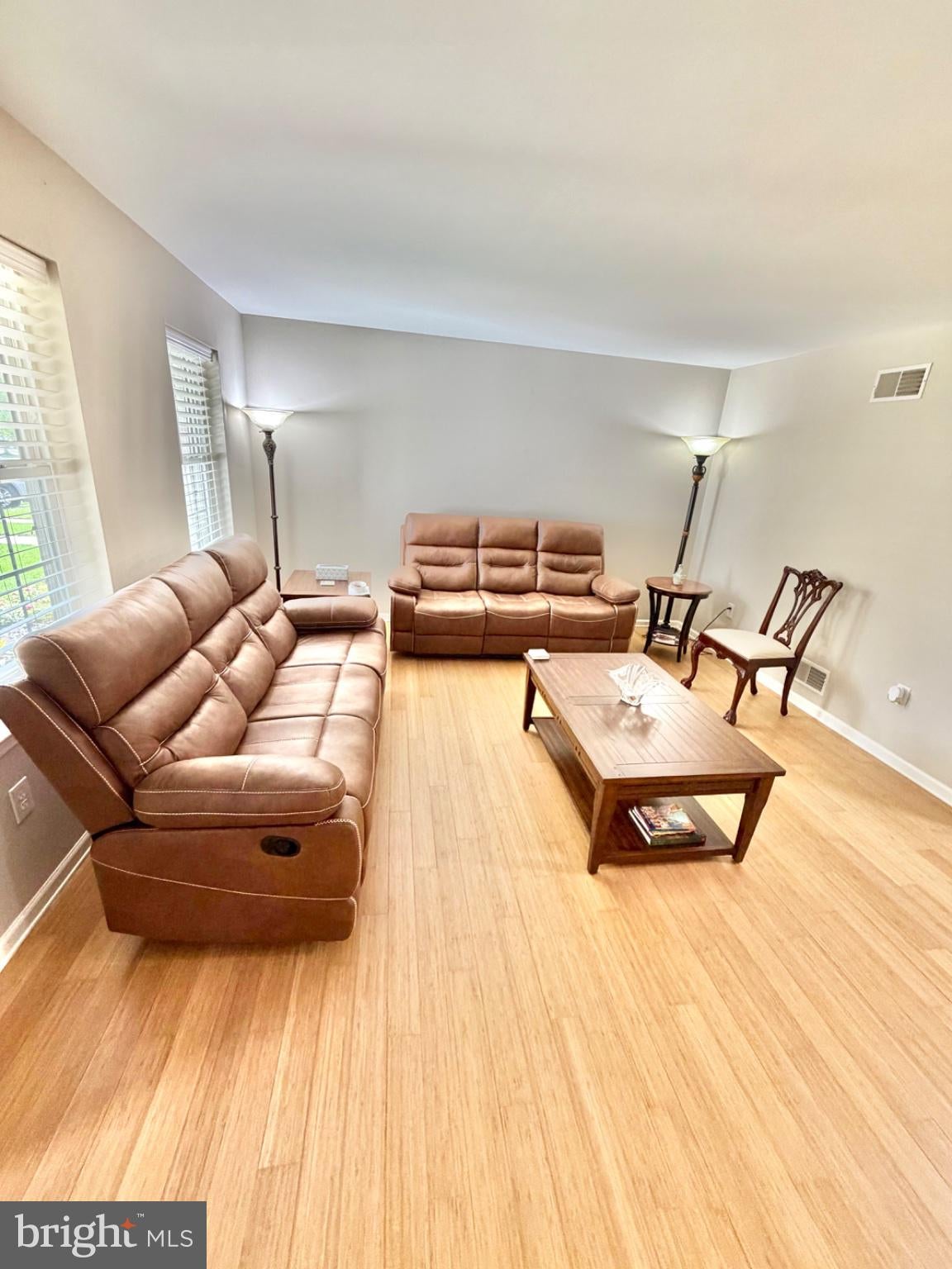 572 E WOOD DUCK DRIVE