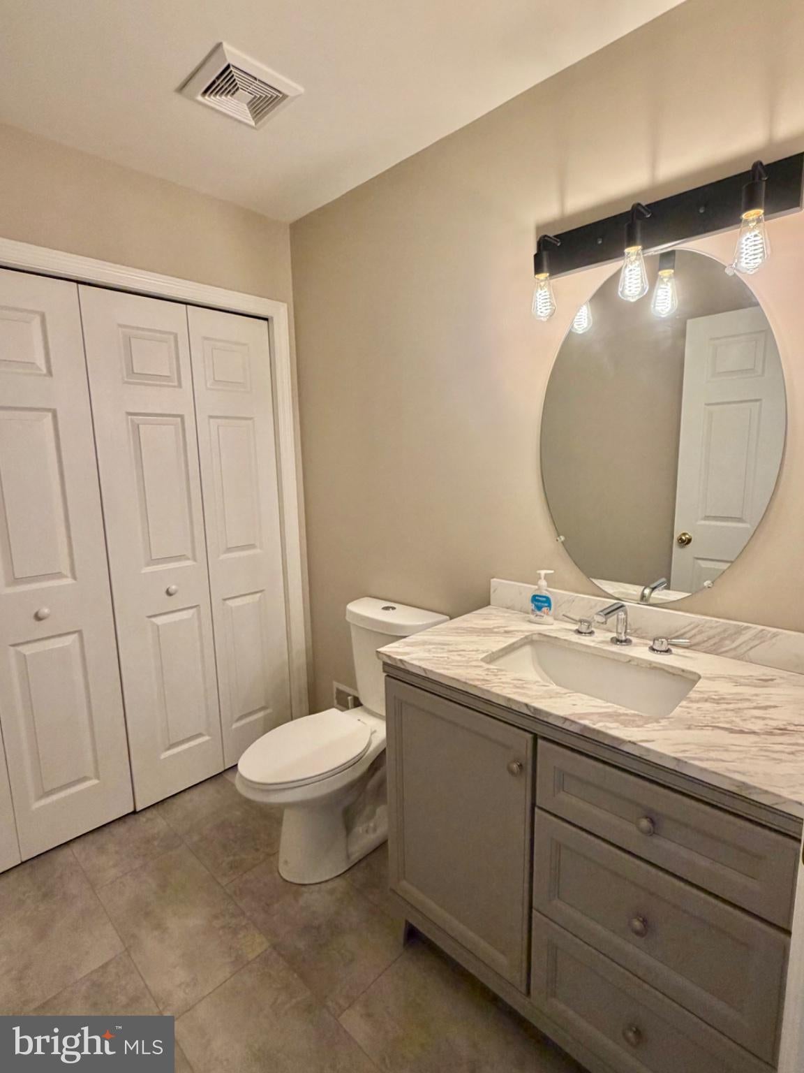 572 E WOOD DUCK DRIVE