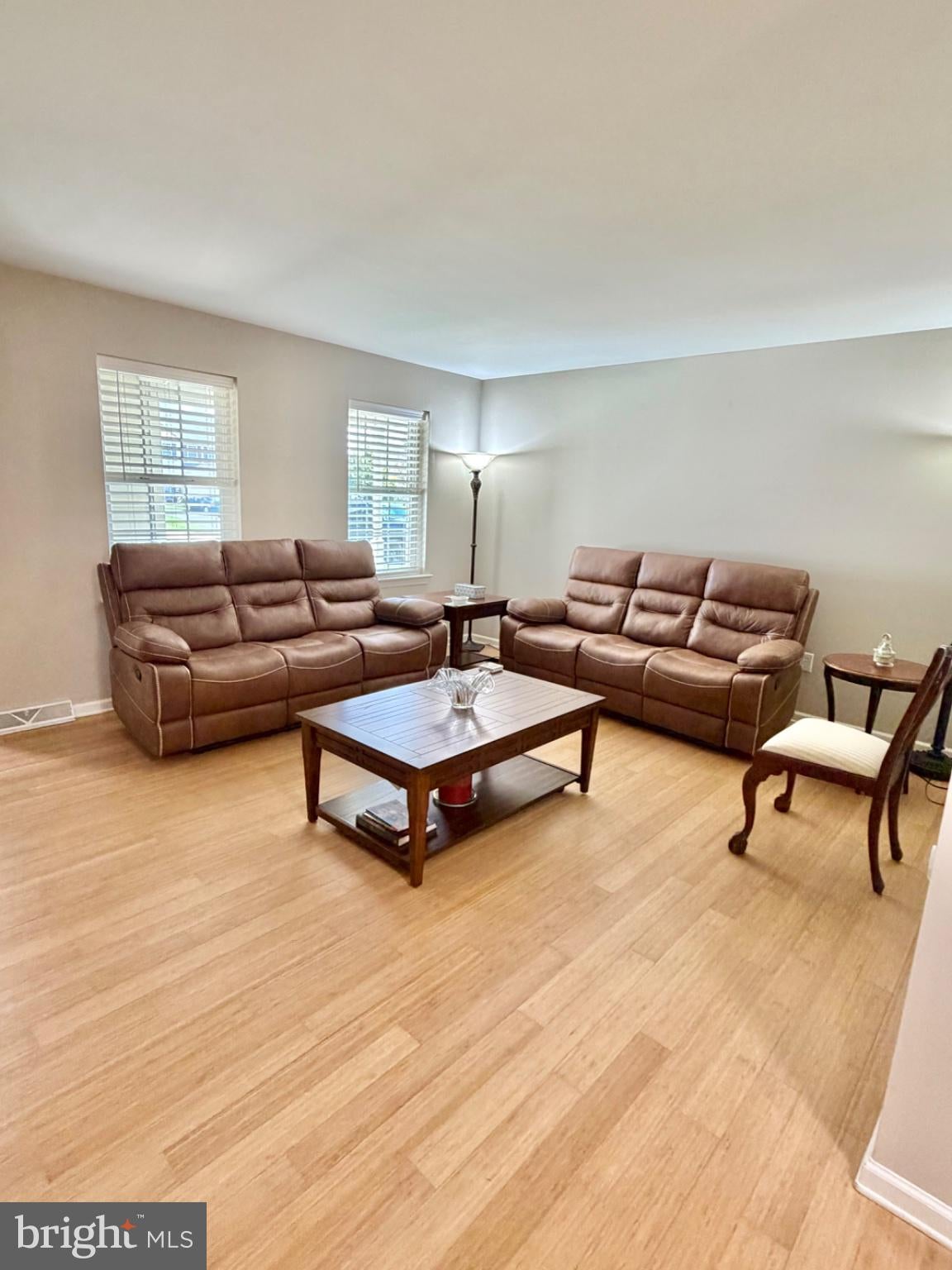572 E WOOD DUCK DRIVE