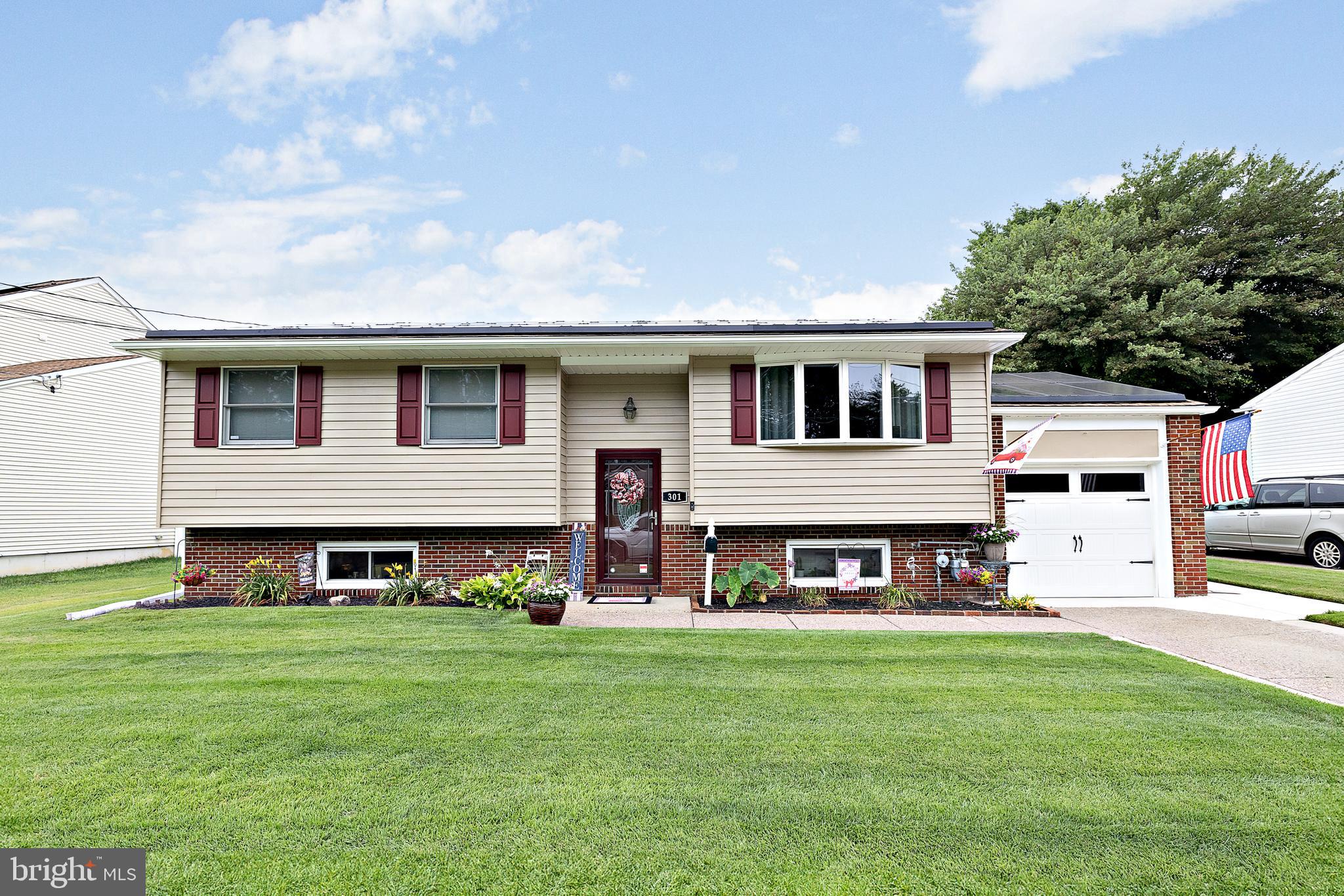 301 ROBERTS AVENUE