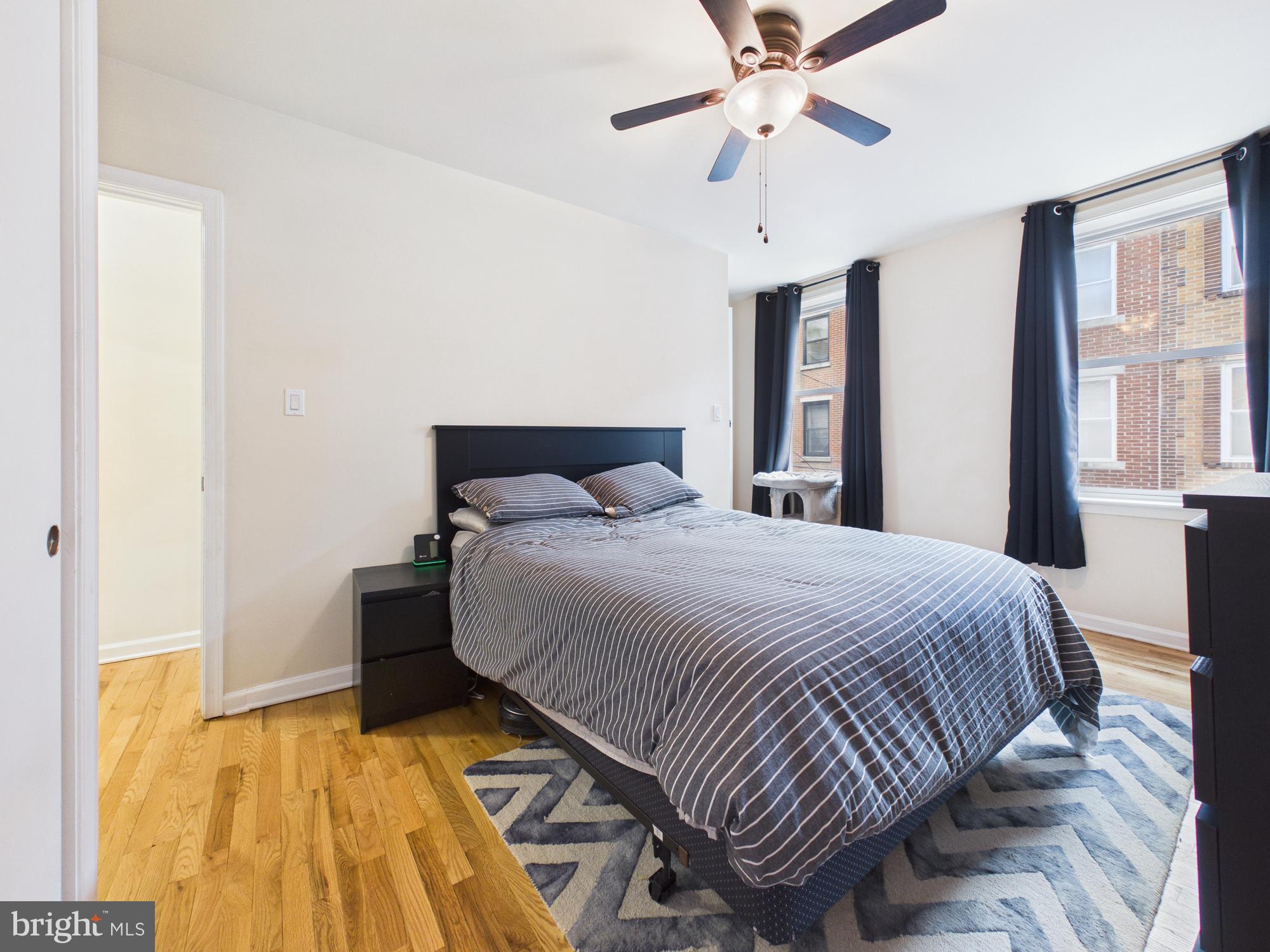 QUEEN VILLAGE - Residential