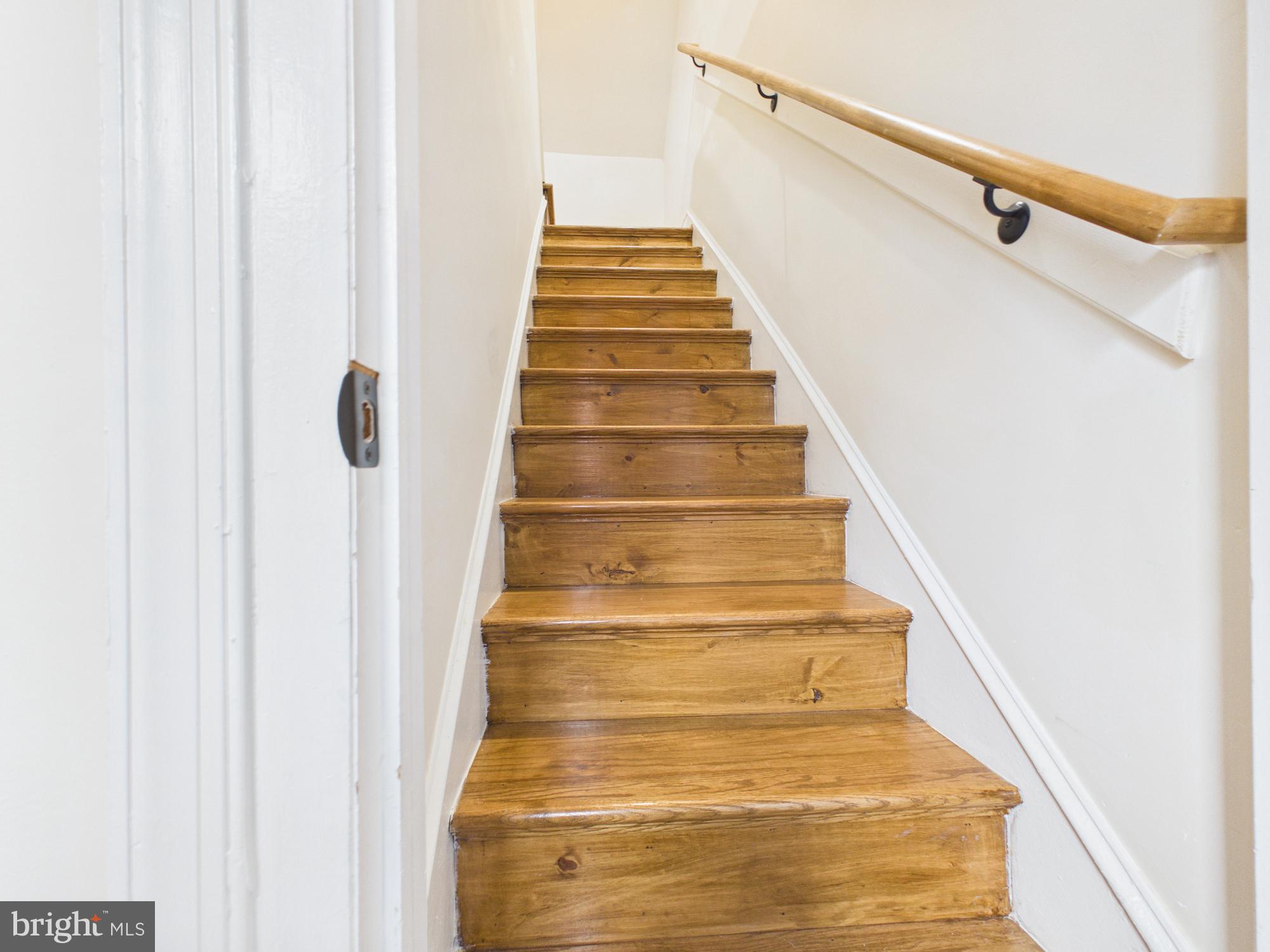 QUEEN VILLAGE - Residential