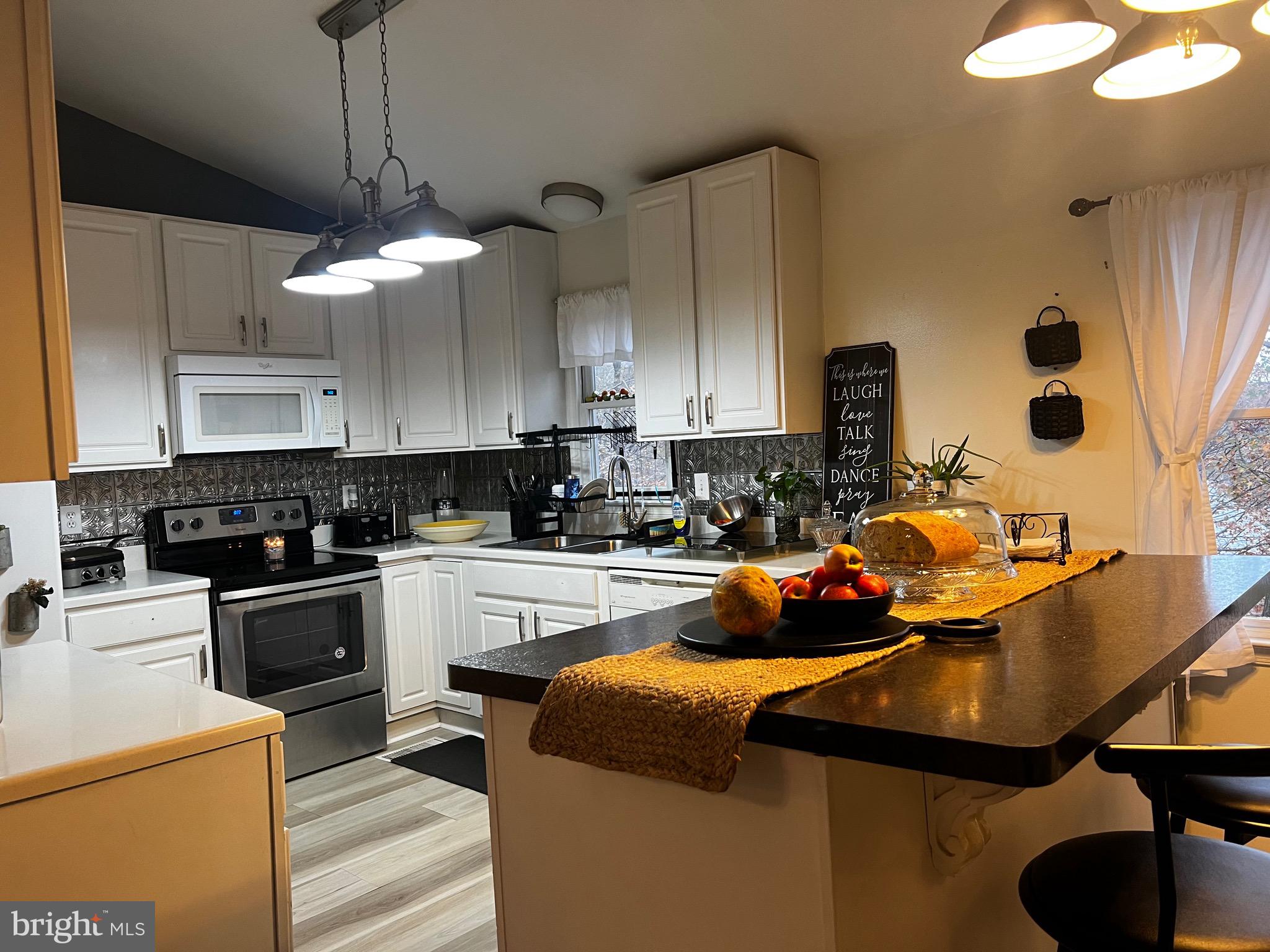 HICKORY RIDGE - Residential