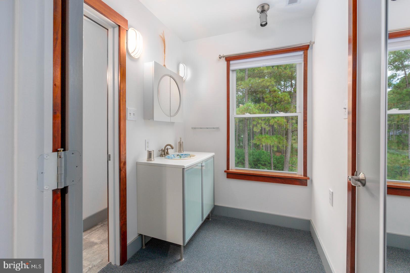 TOWN POINT ESTATES - Residential