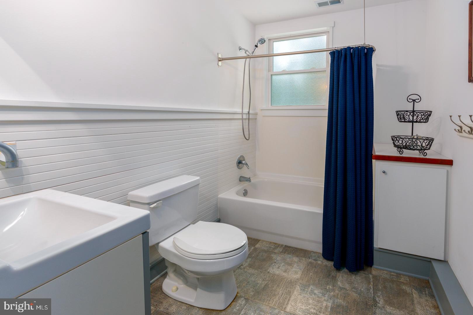 TOWN POINT ESTATES - Residential