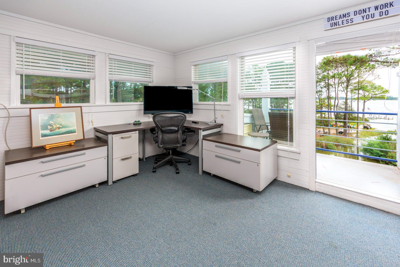 TOWN POINT ESTATES - Residential