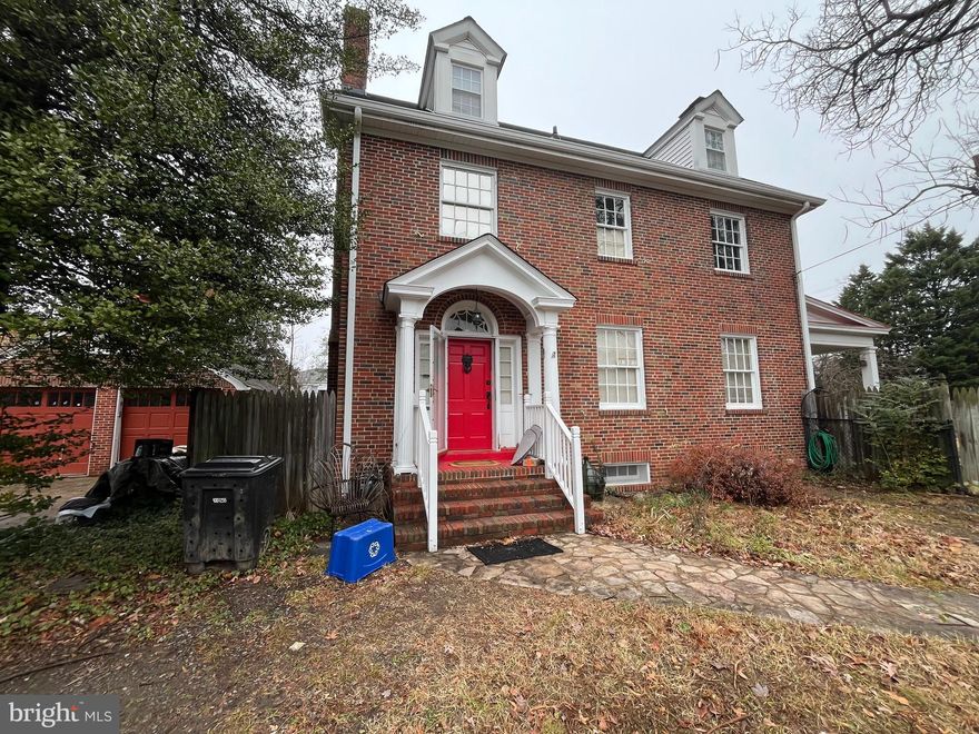 Large Arlington Colonial with ample deferred maintenance and few updates. Original windows. House does not have central A/C. Basement with low head height. Walk-up attic. Large, flat lot. Detached two-car garage.
