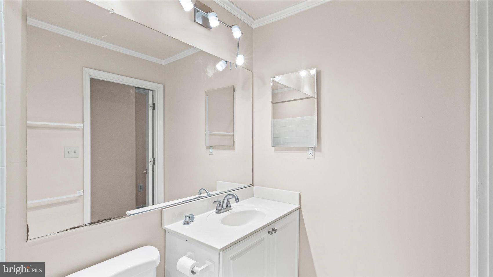 GOUCHER WOODS - Residential Lease