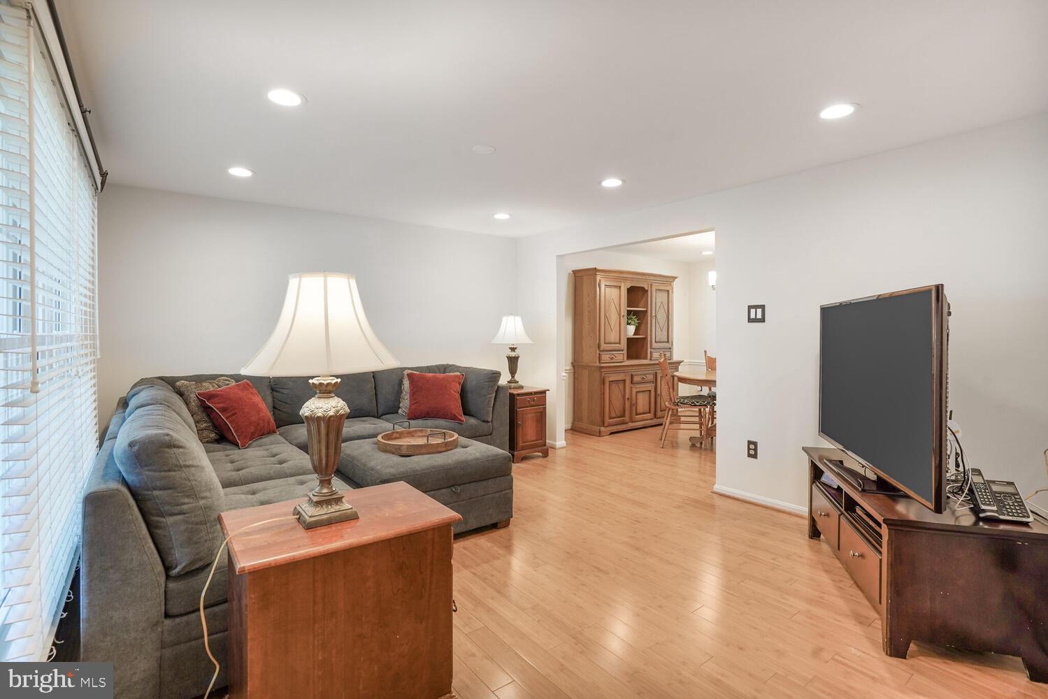 1537 POWELLS TAVERN PLACE