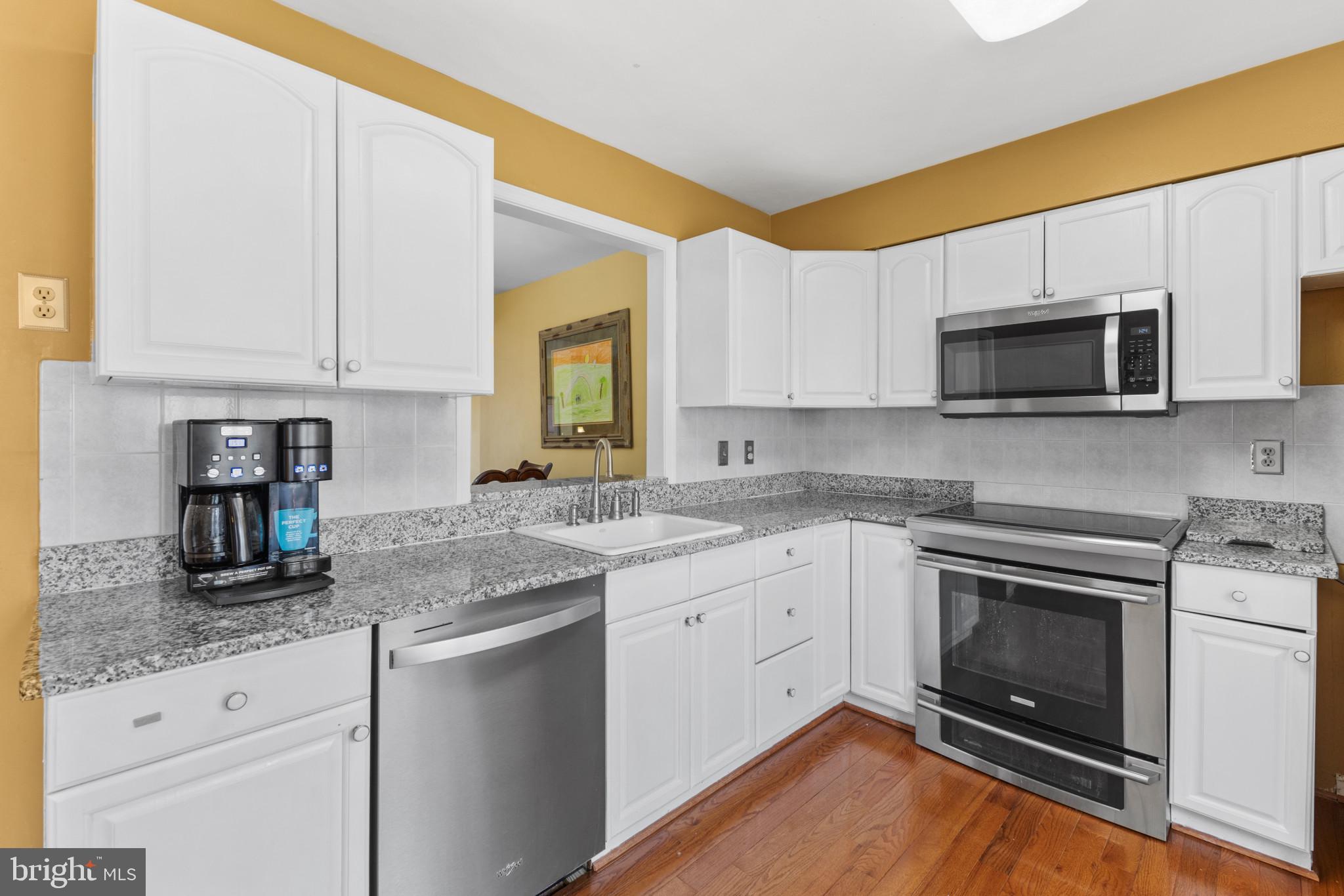 LAKEPOINTE - Residential