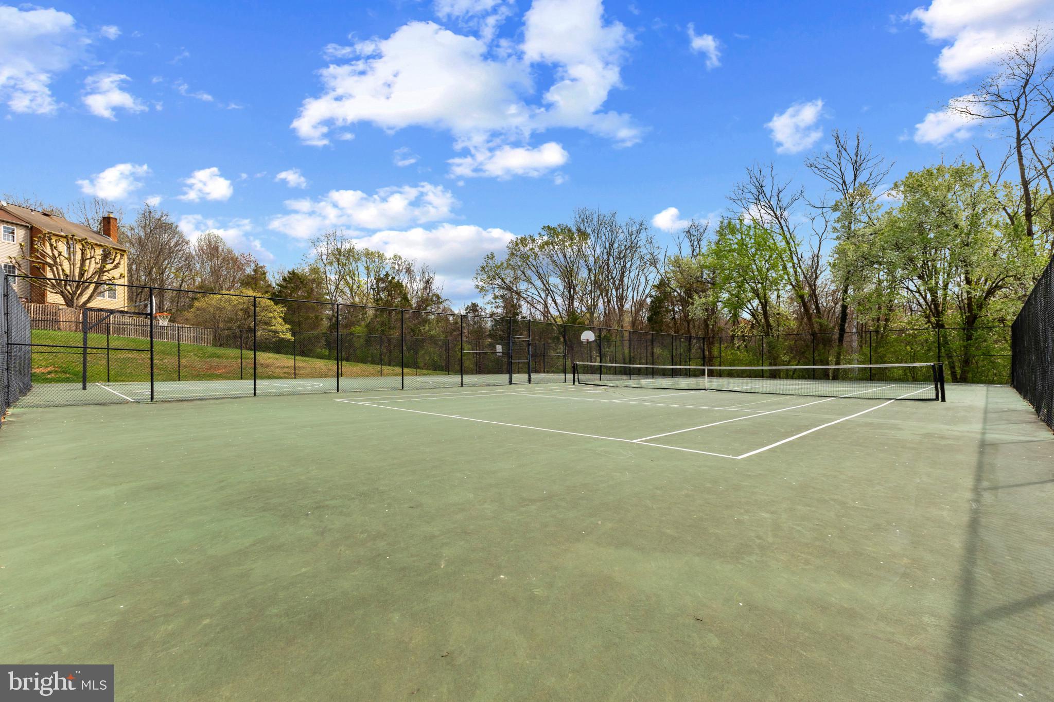 LAKEPOINTE - Residential