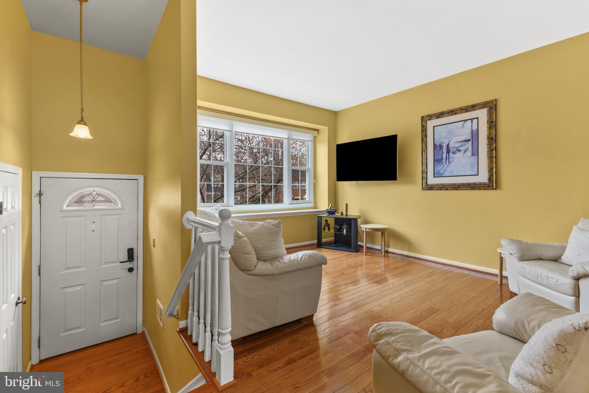 LAKEPOINTE - Residential