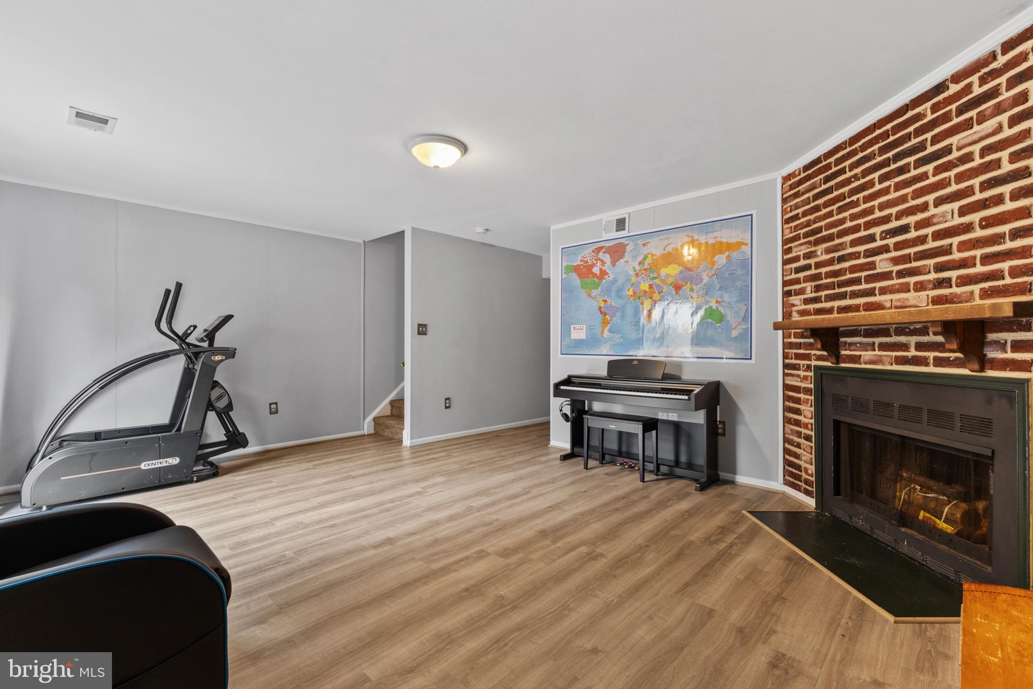 LAKEPOINTE - Residential