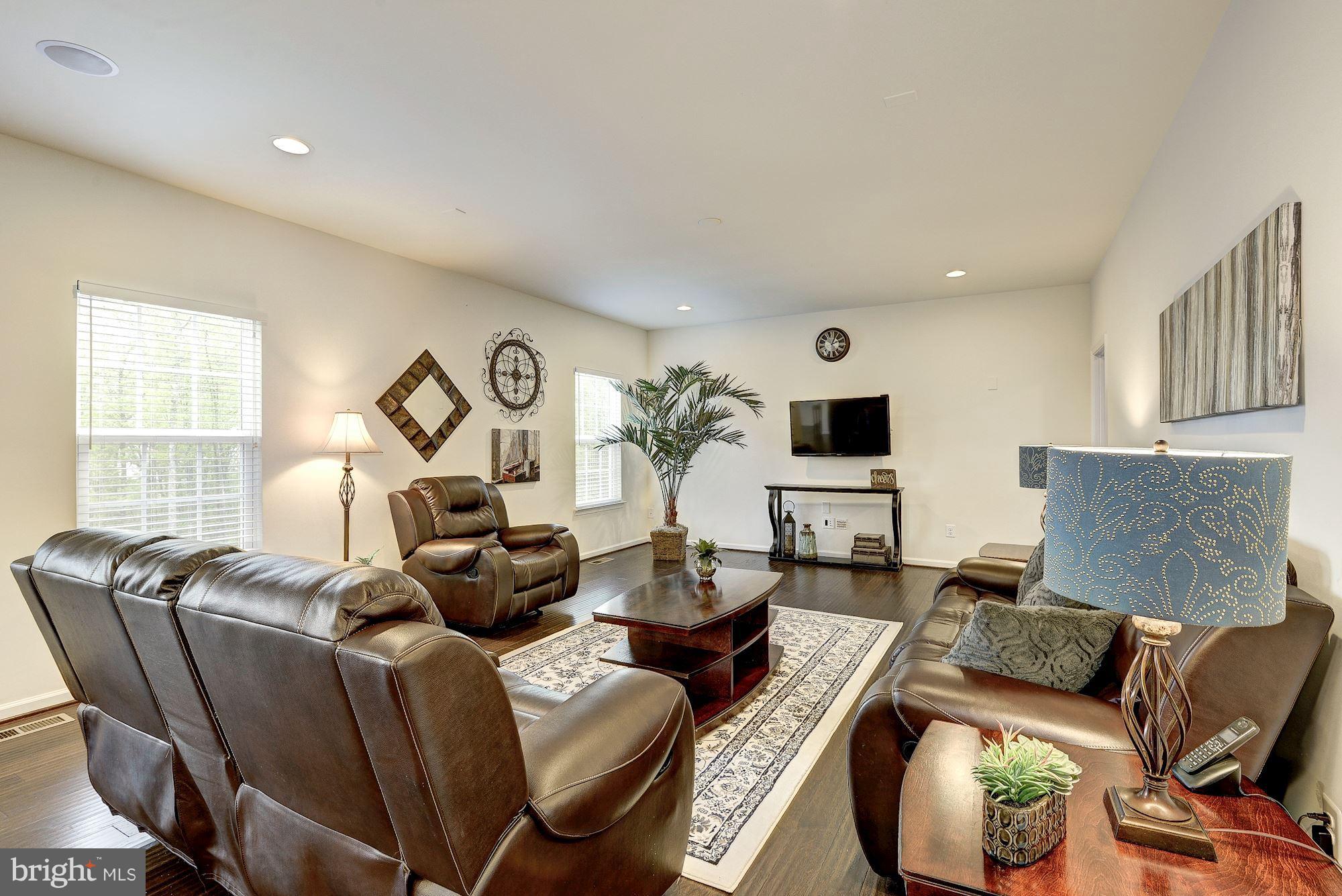 SEVEN HILLS - Residential