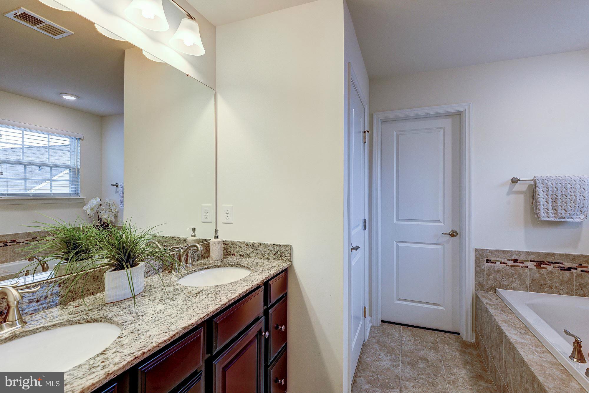 SEVEN HILLS - Residential