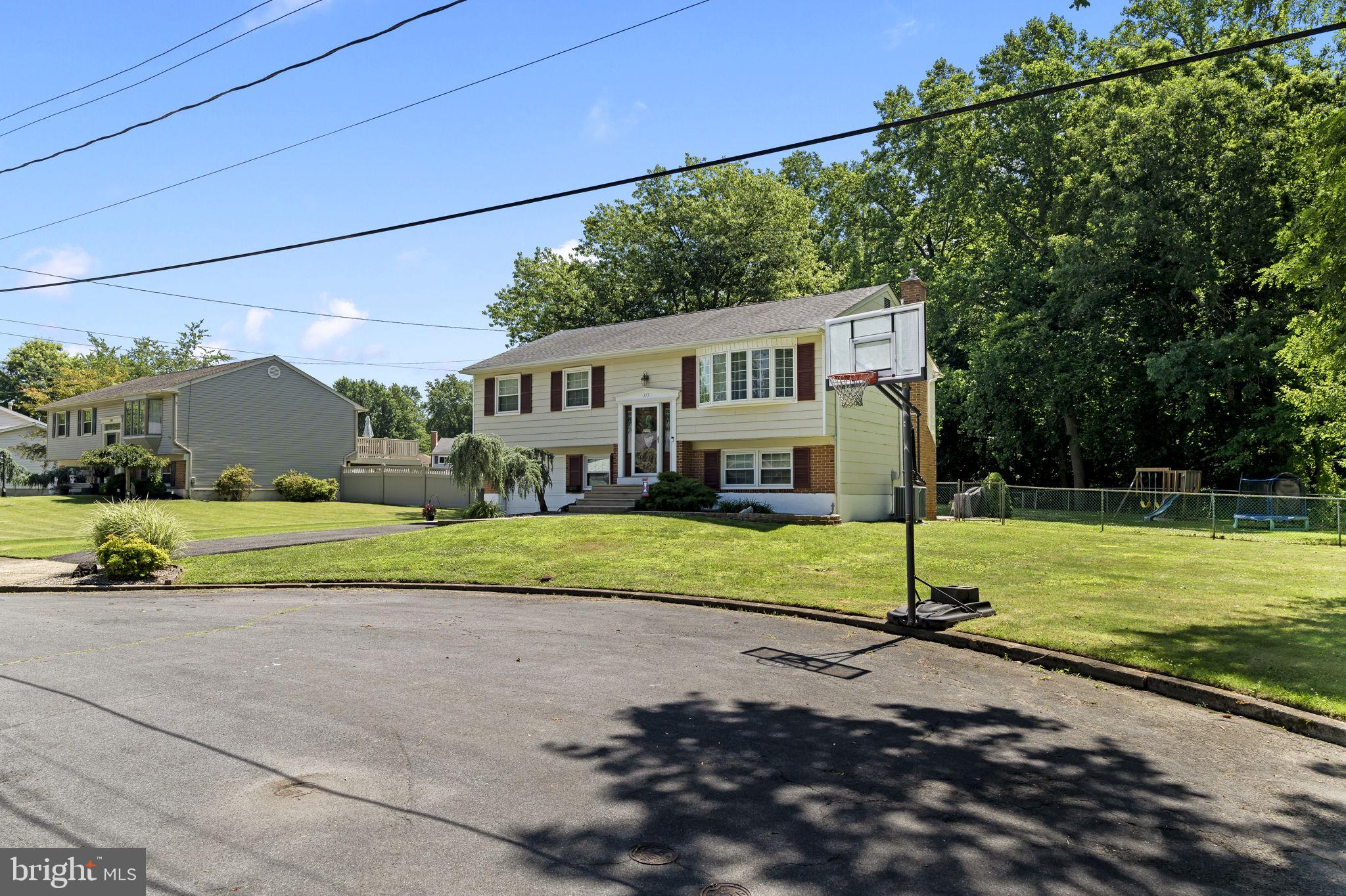 313 SIGNEY LANE