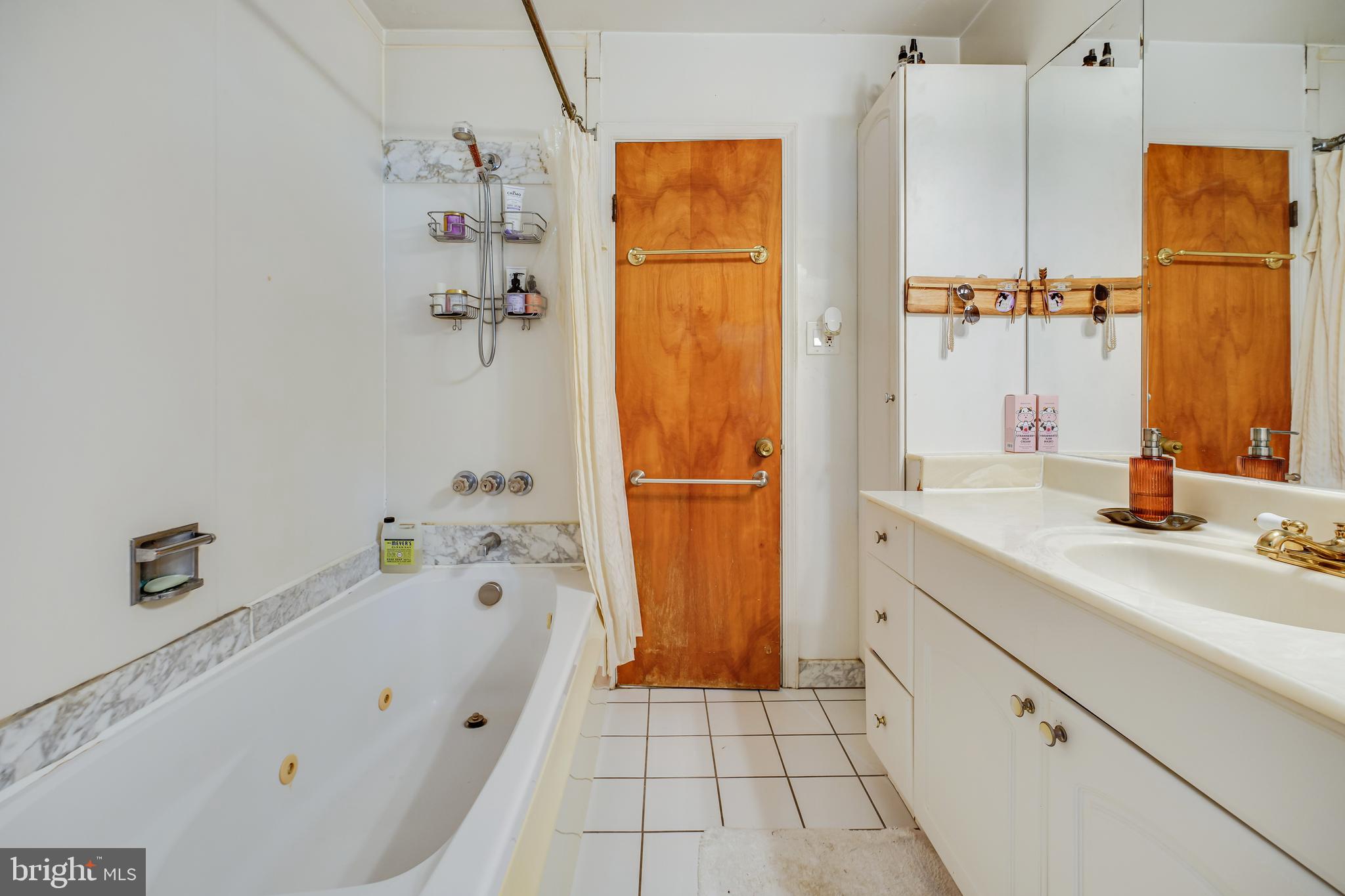 COLESVILLE MANOR - Residential